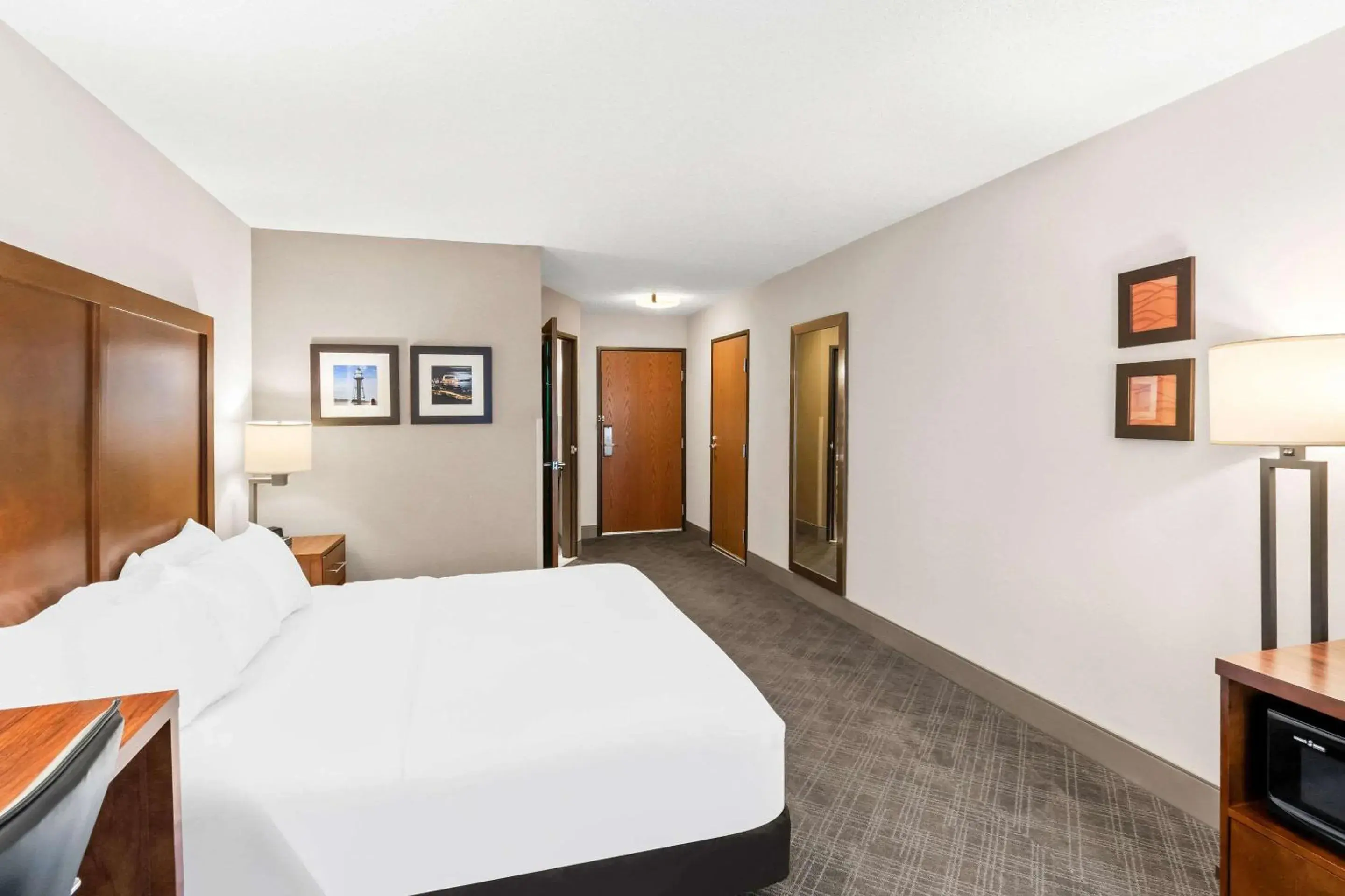 Bedroom, Bed in Comfort Inn Duluth West Bedroom, Bed in Comfort Inn Duluth West