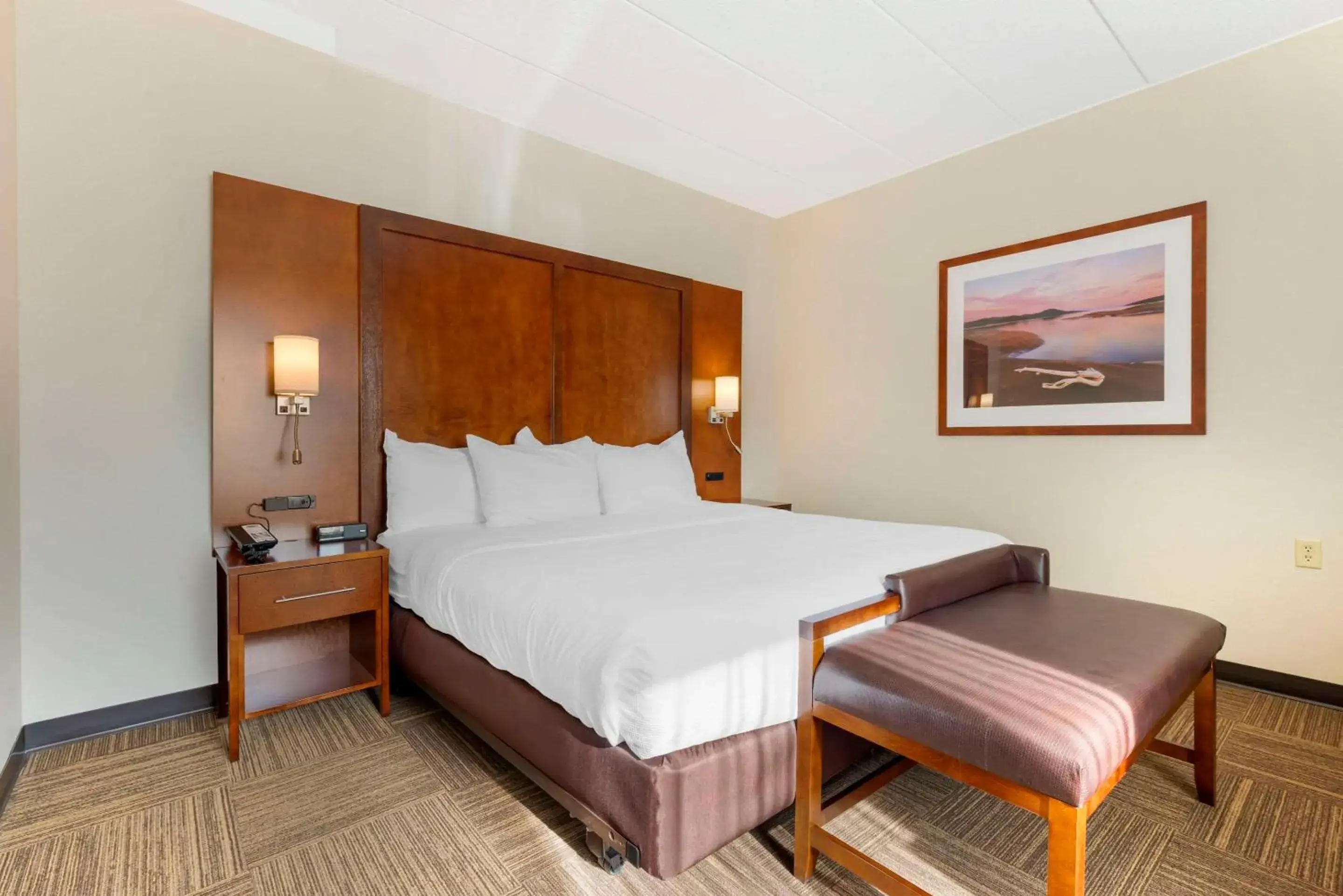 Bedroom, Bed in Lift Bridge Lodge, an Ascend Collection Hotel Bedroom, Bed in Lift Bridge Lodge, an Ascend Collection Hotel