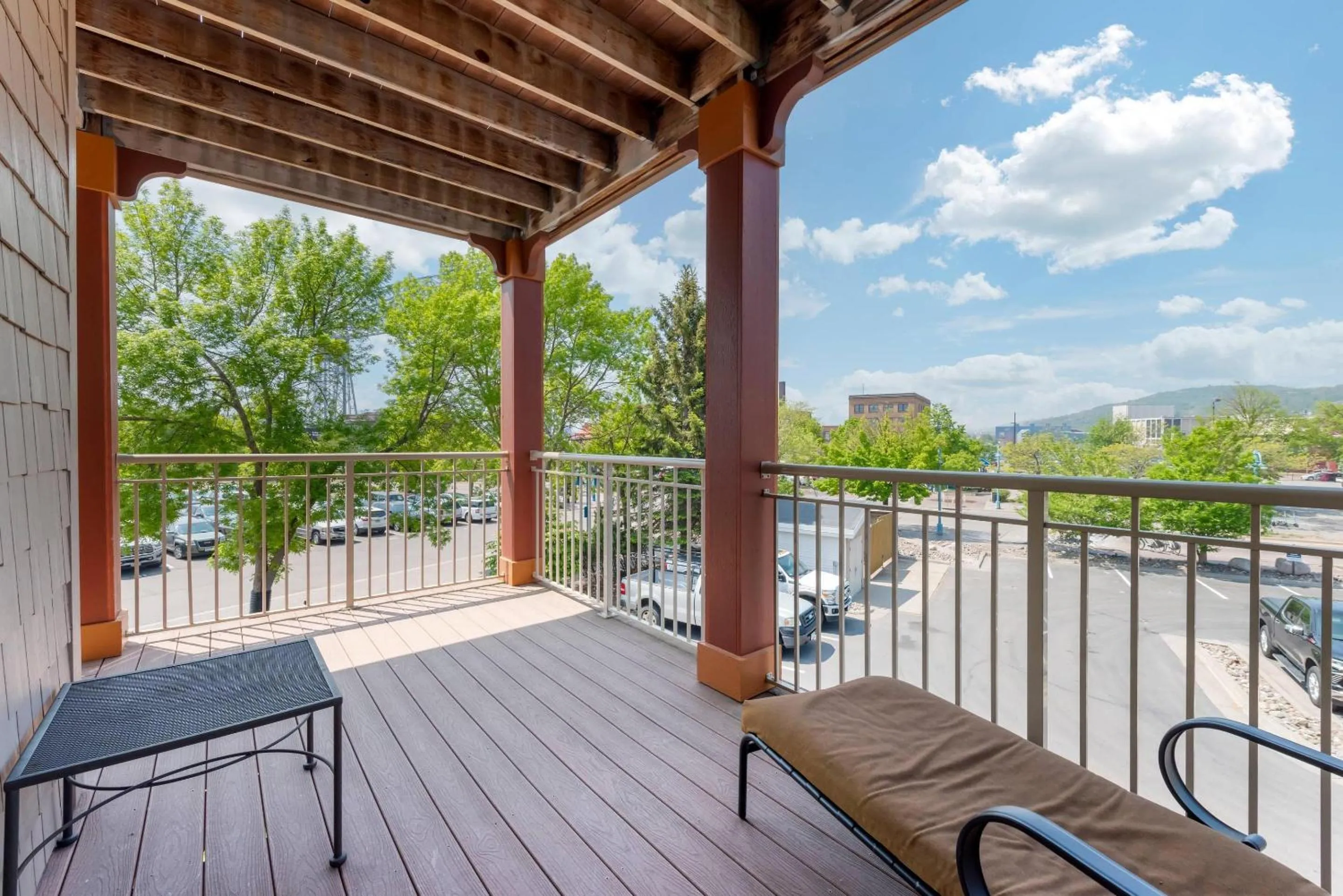 Bedroom in Lift Bridge Lodge, an Ascend Collection Hotel
