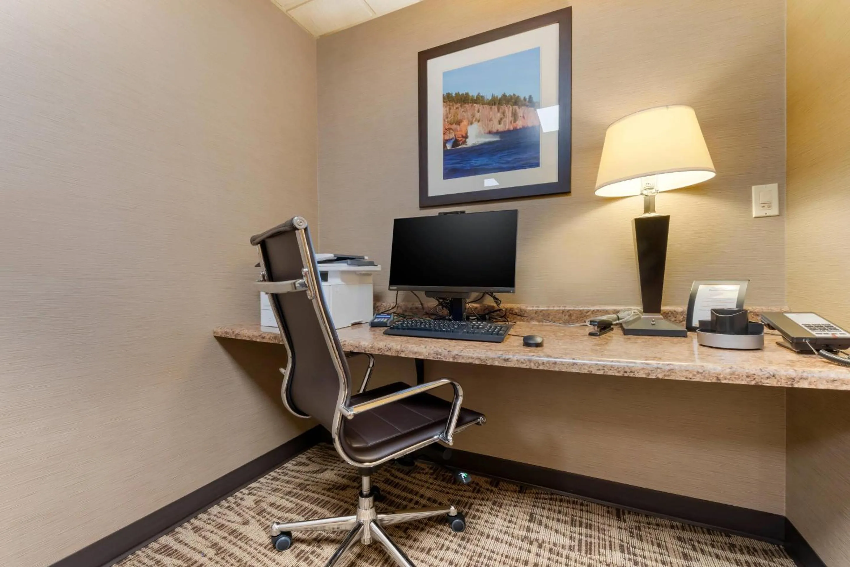 Business facilities in Lift Bridge Lodge, an Ascend Collection Hotel