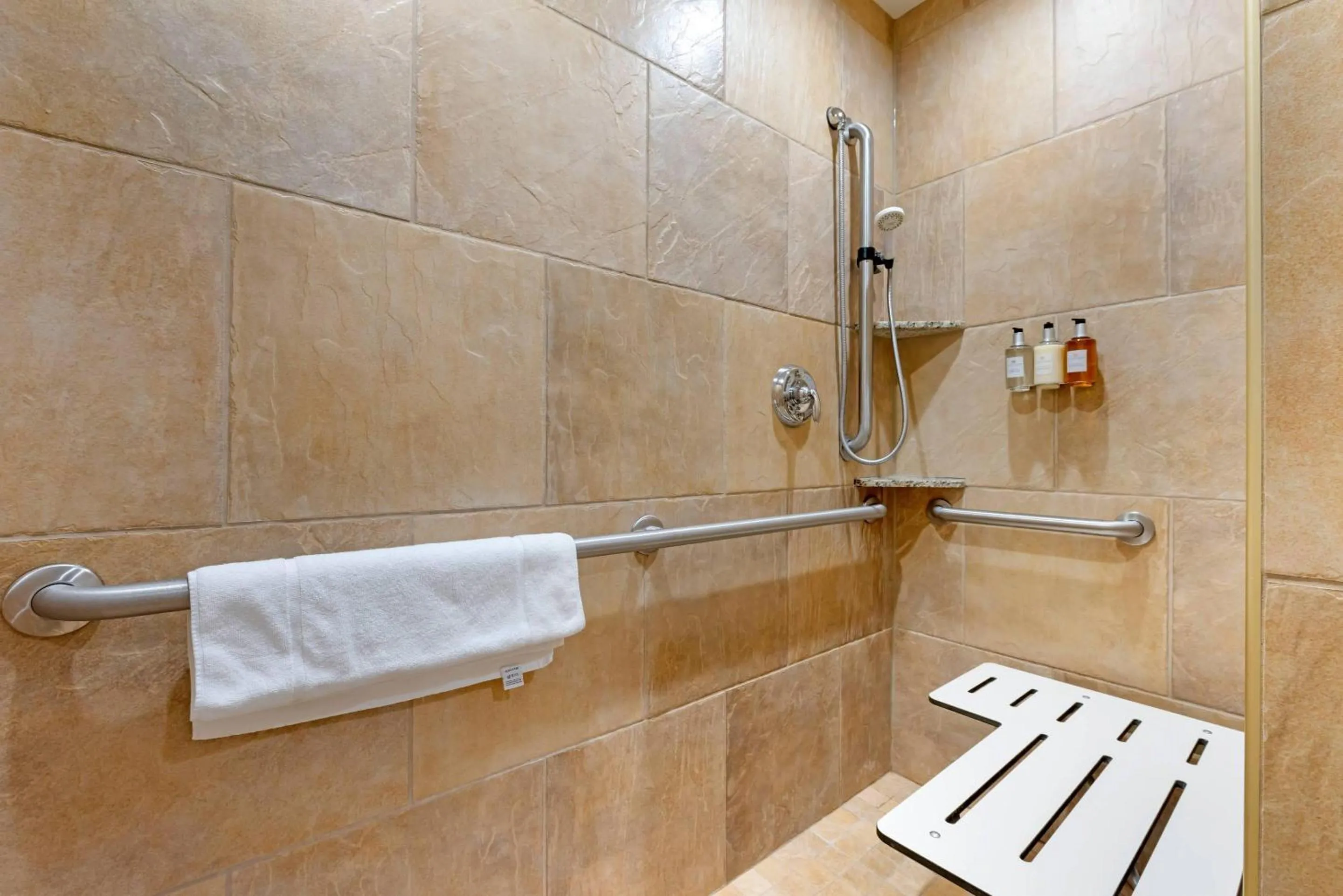 Bedroom in Lift Bridge Lodge, an Ascend Collection Hotel