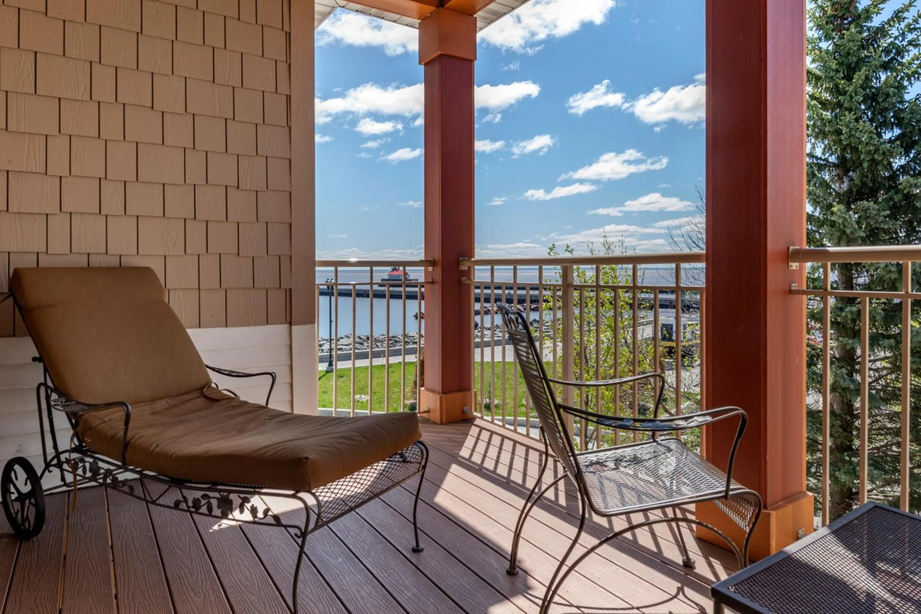 Balcony/Terrace in Lift Bridge Lodge, an Ascend Collection Hotel