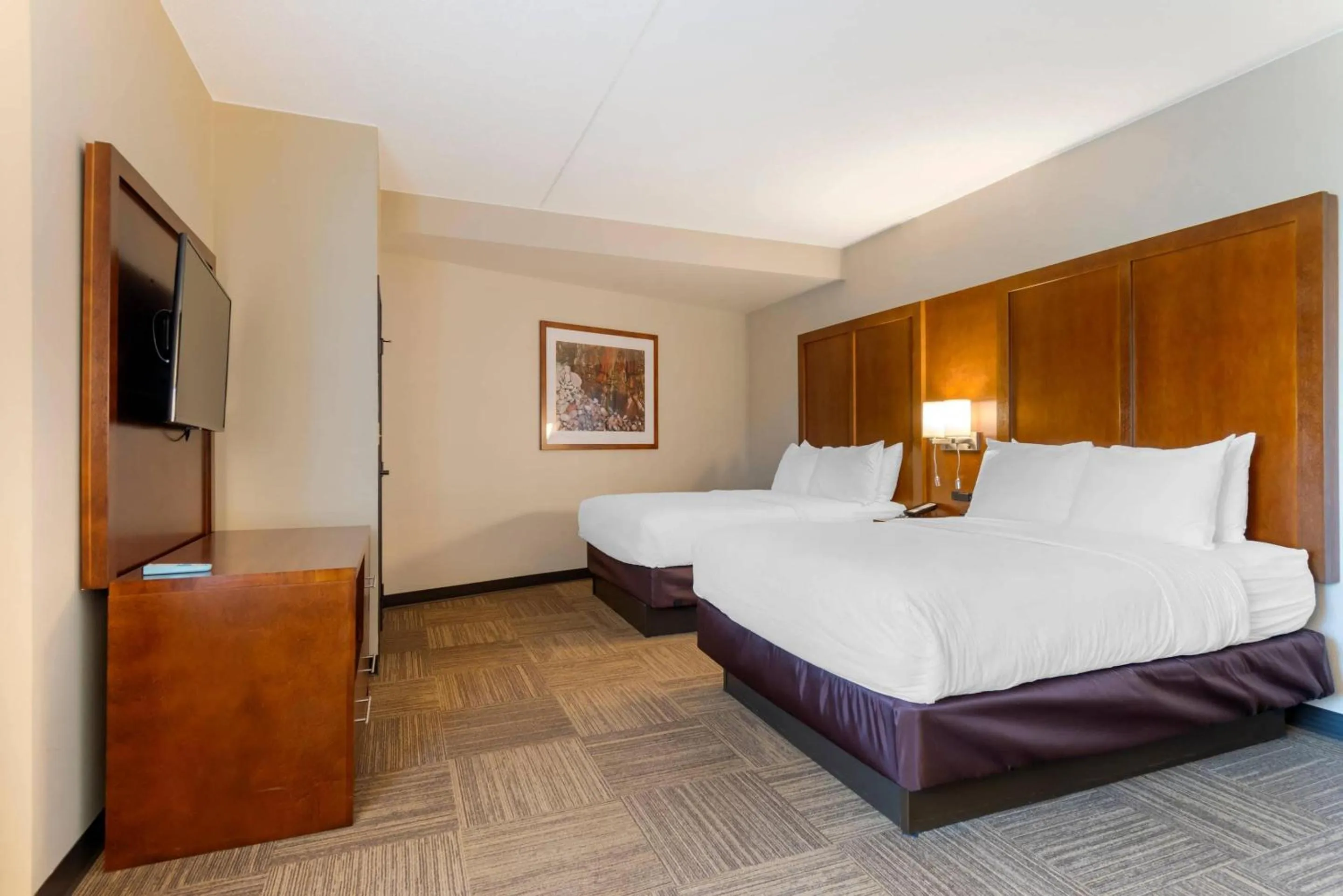 Bedroom, Bed in Lift Bridge Lodge, an Ascend Collection Hotel