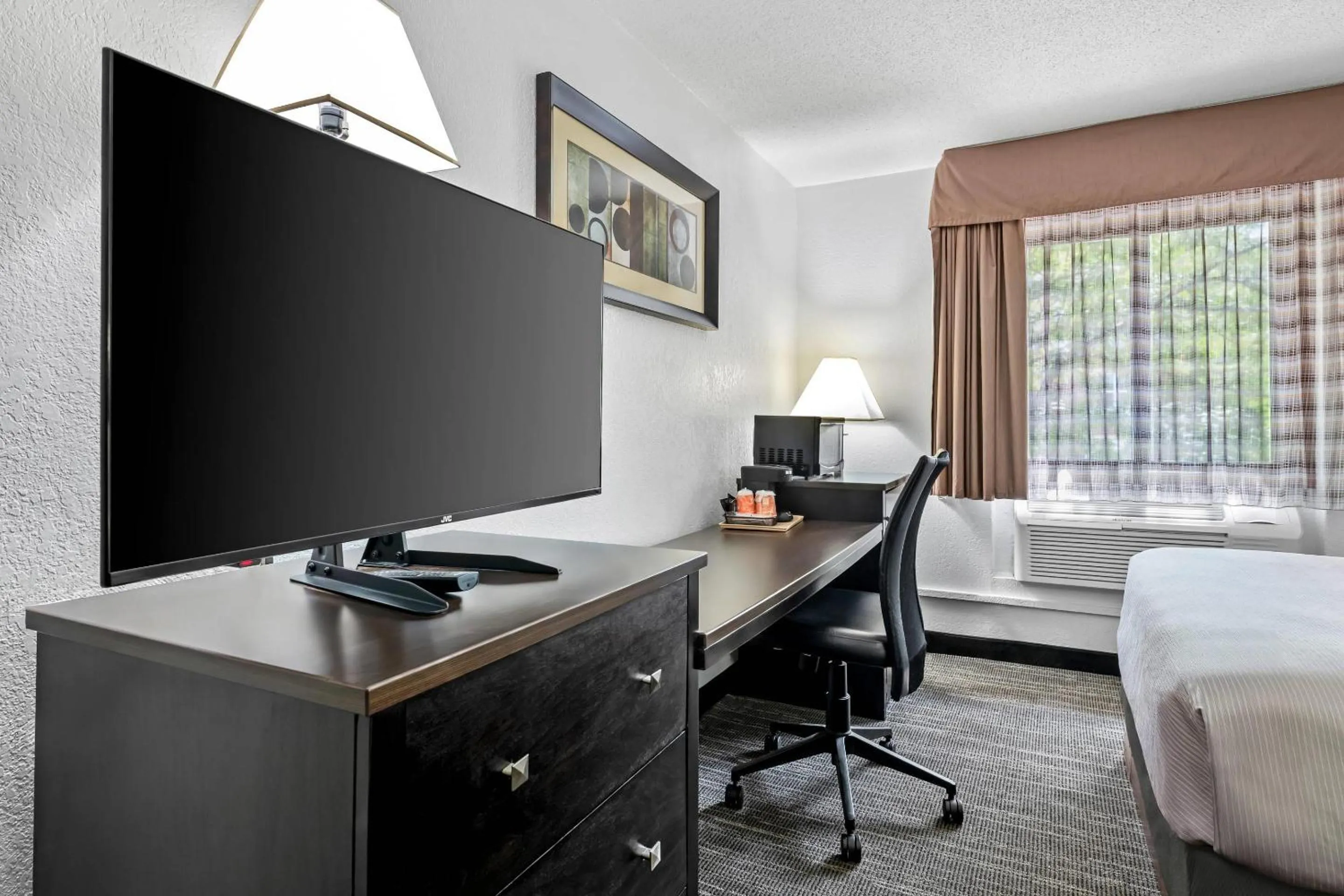 Bedroom, Bed in Quality Inn Savage - Bloomington West