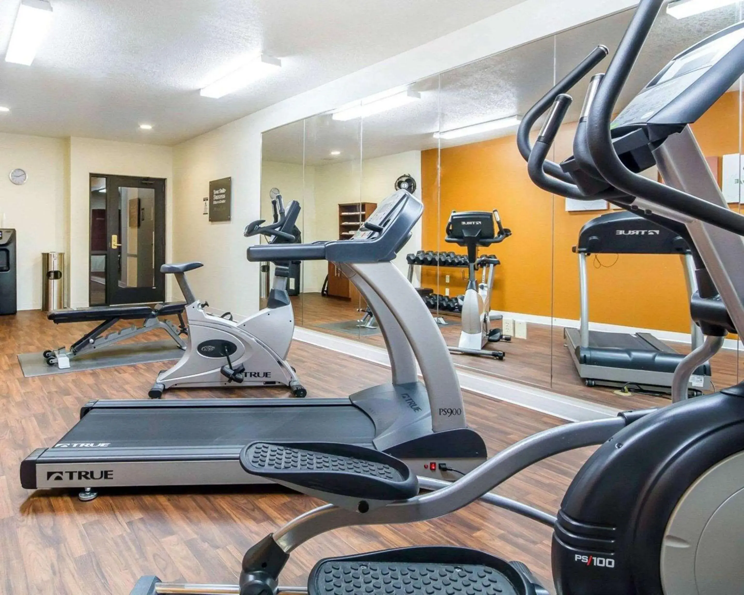 Fitness centre/facilities in Comfort Suites Ramsey Fitness centre/facilities in Comfort Suites Ramsey