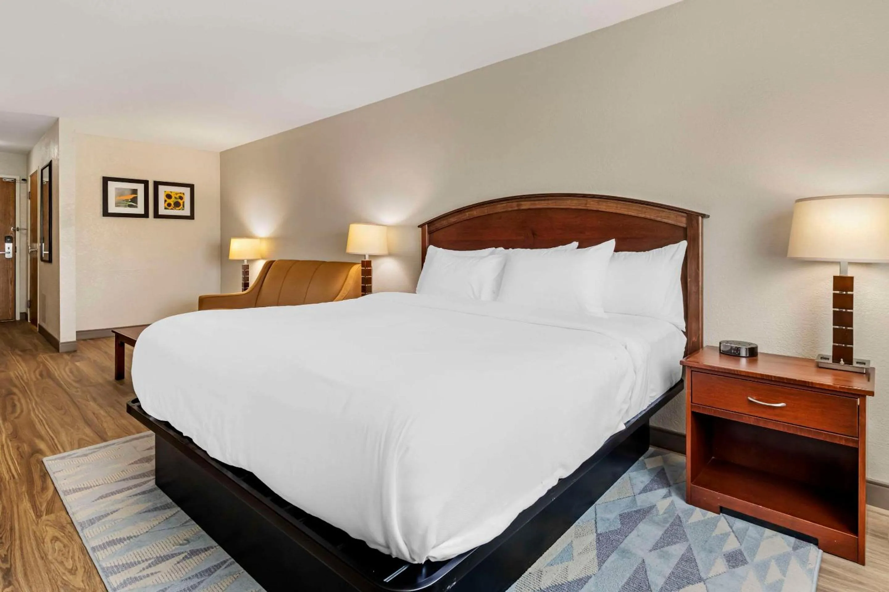 Bedroom, Bed in Comfort Inn Albert Lea at Trails Travel Center
