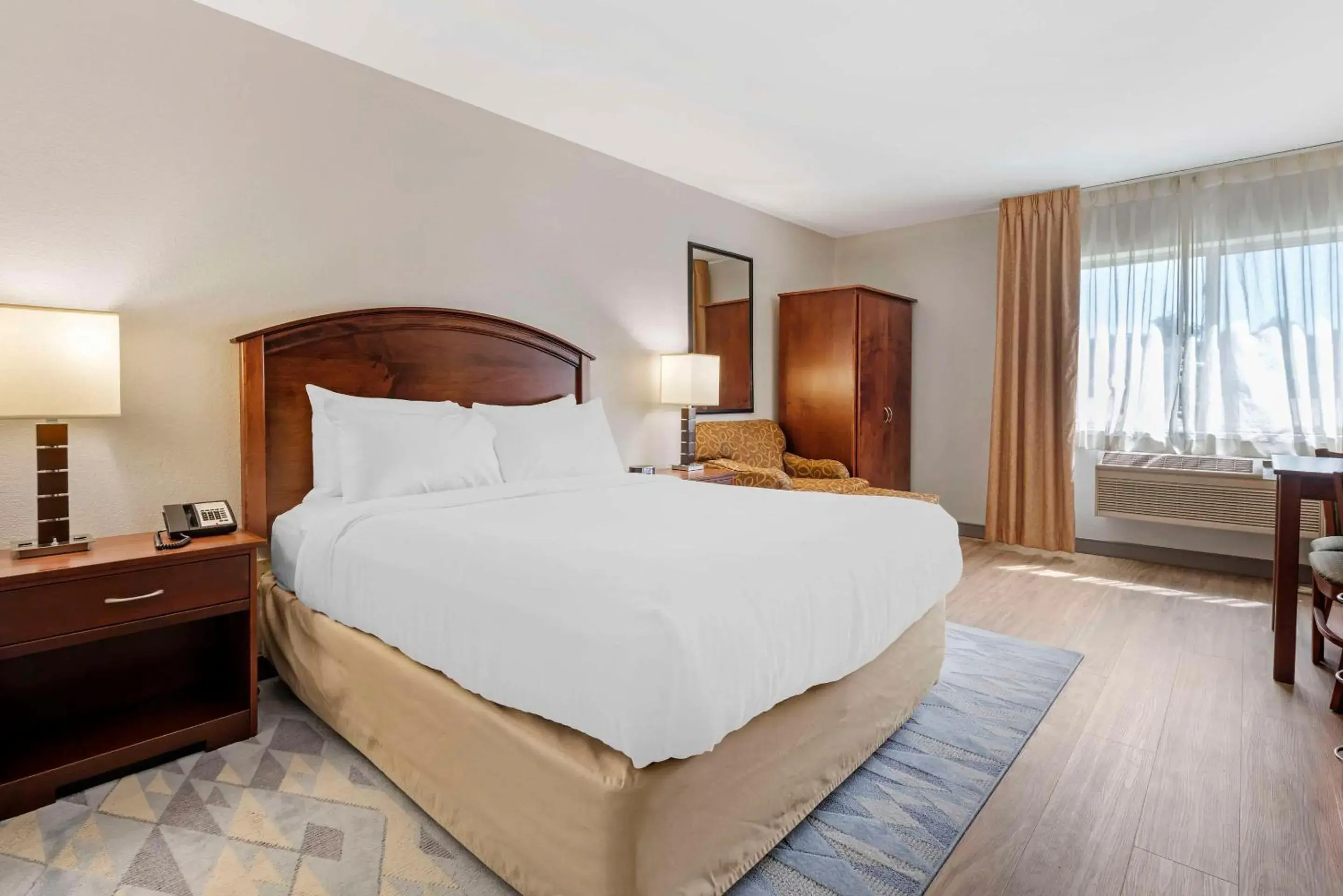 Bedroom, Bed in Comfort Inn Albert Lea at Trails Travel Center Bedroom, Bed in Comfort Inn Albert Lea at Trails Travel Center