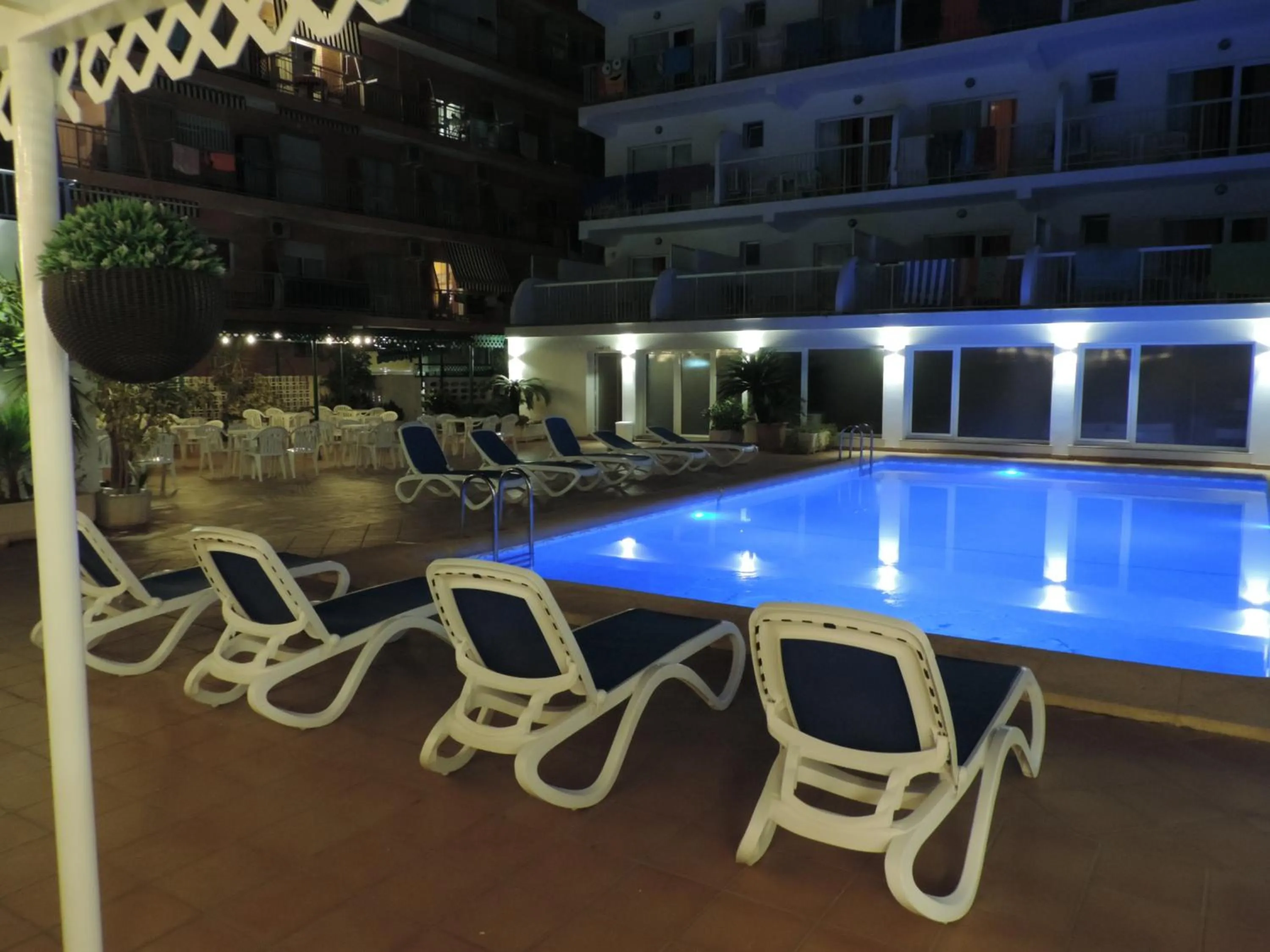 Night in Hotel San Luis