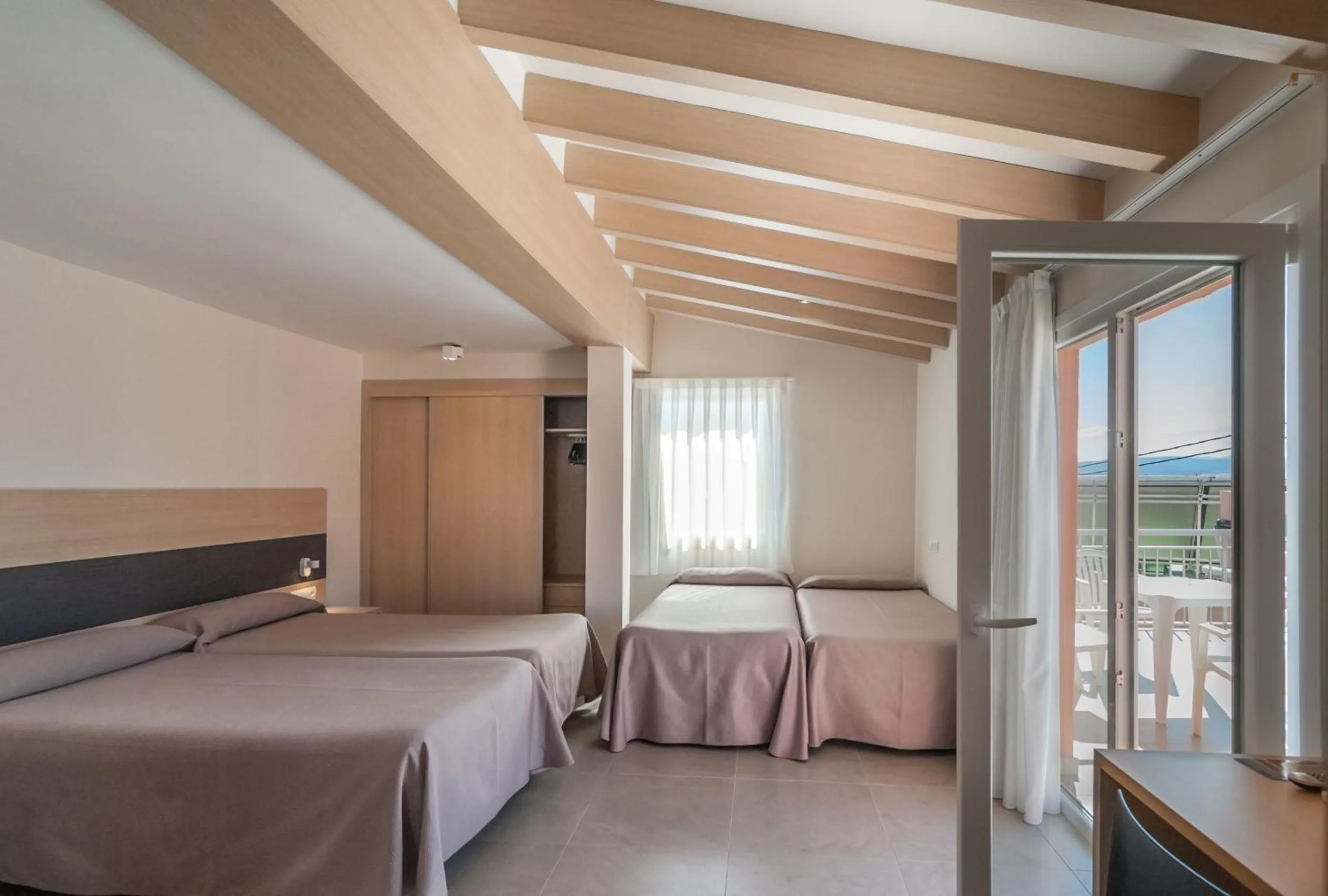 Bedroom, Bed in Hotel San Luis