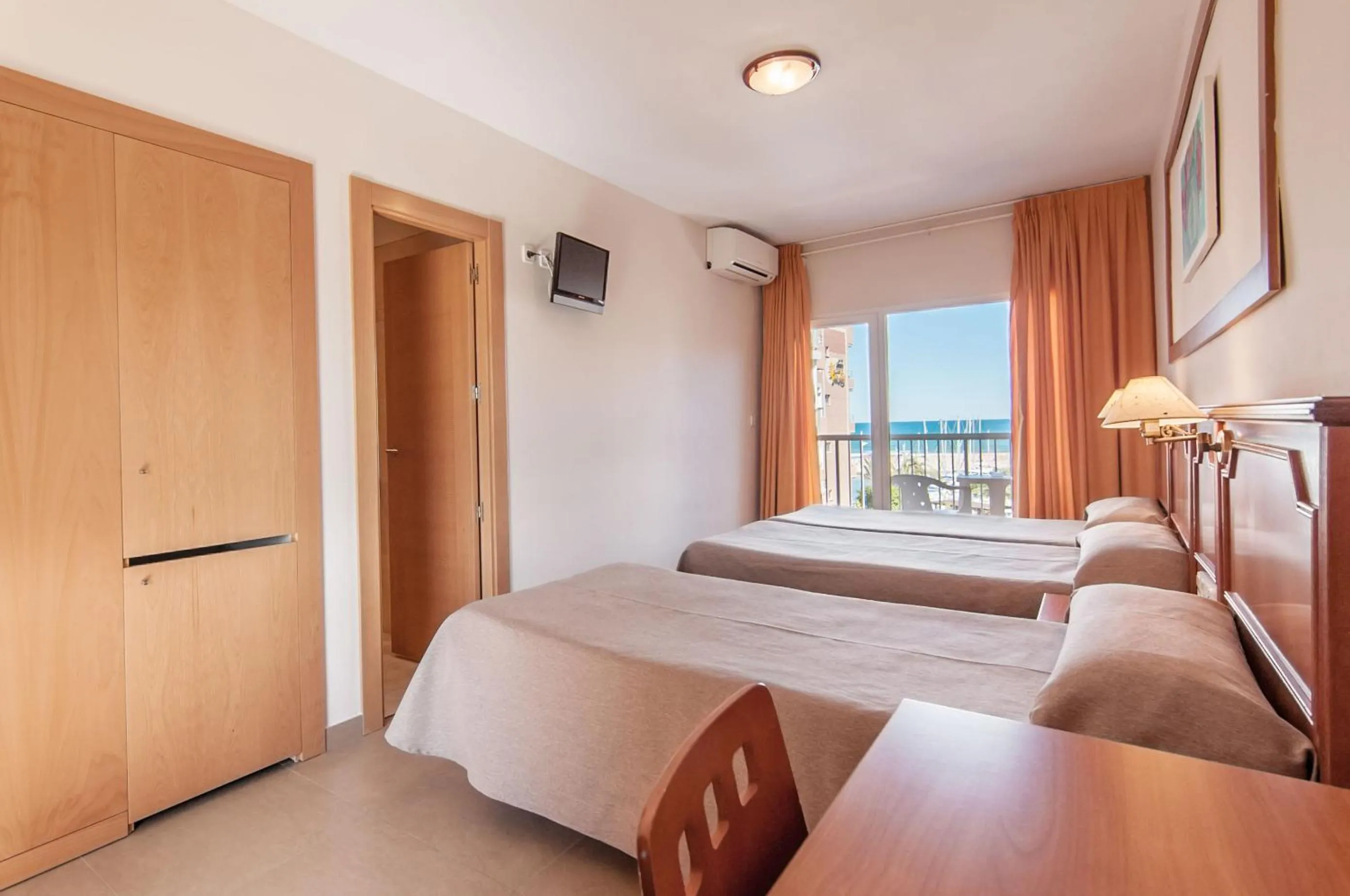 Photo of the whole room, Bed in Hotel San Luis