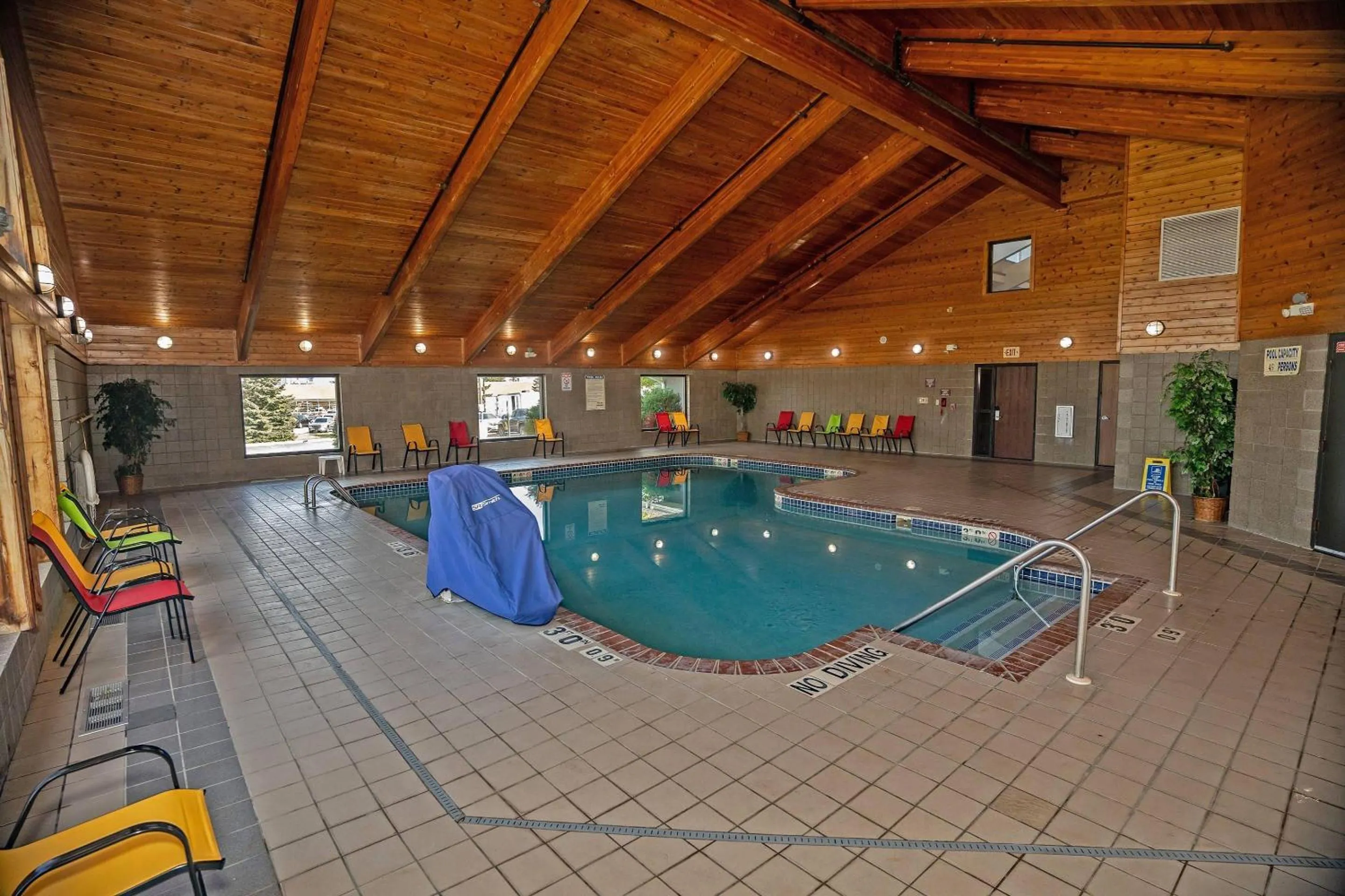 Swimming pool in Quality Inn near Medical Center