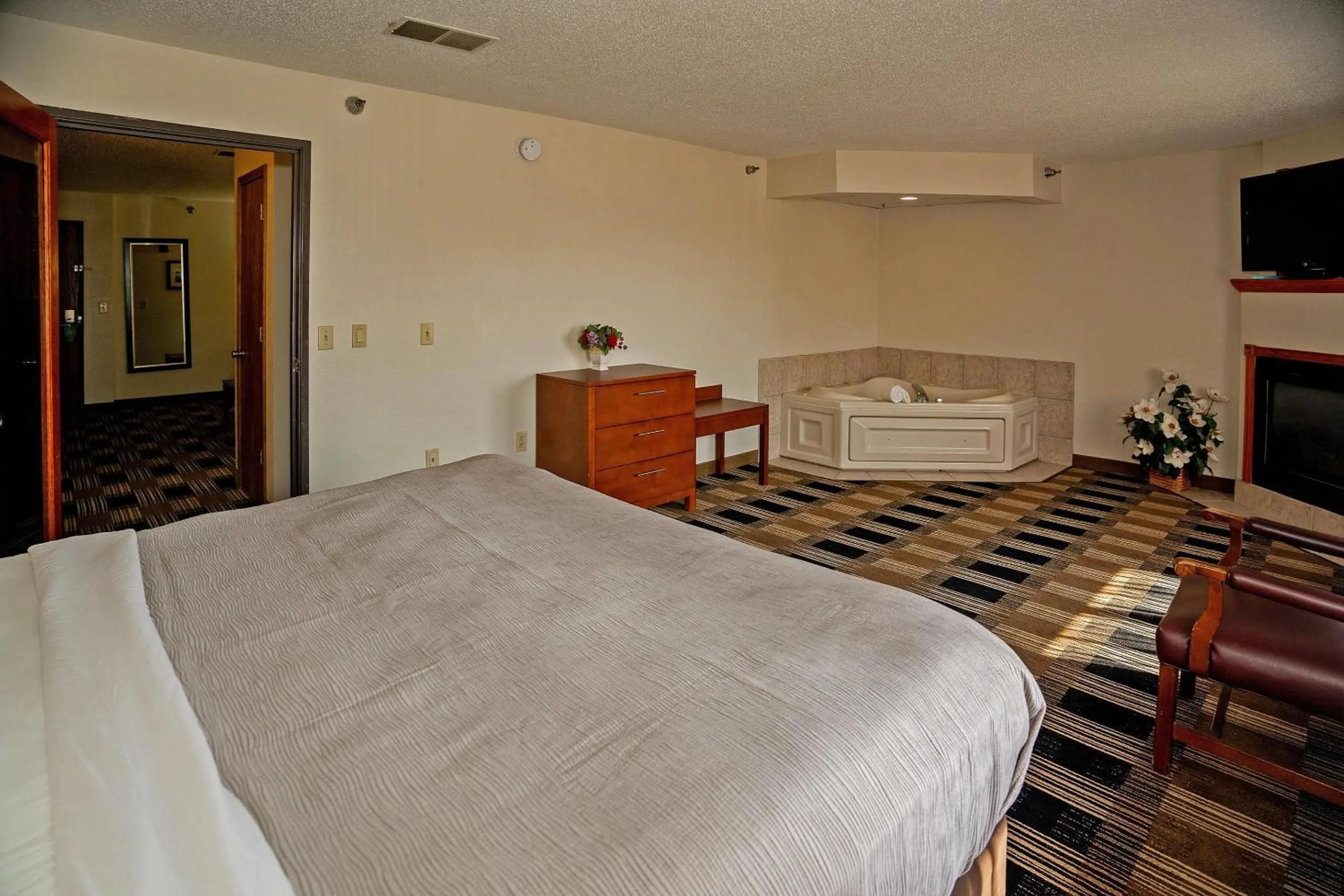 Bedroom, Bed in Quality Inn near Medical Center
