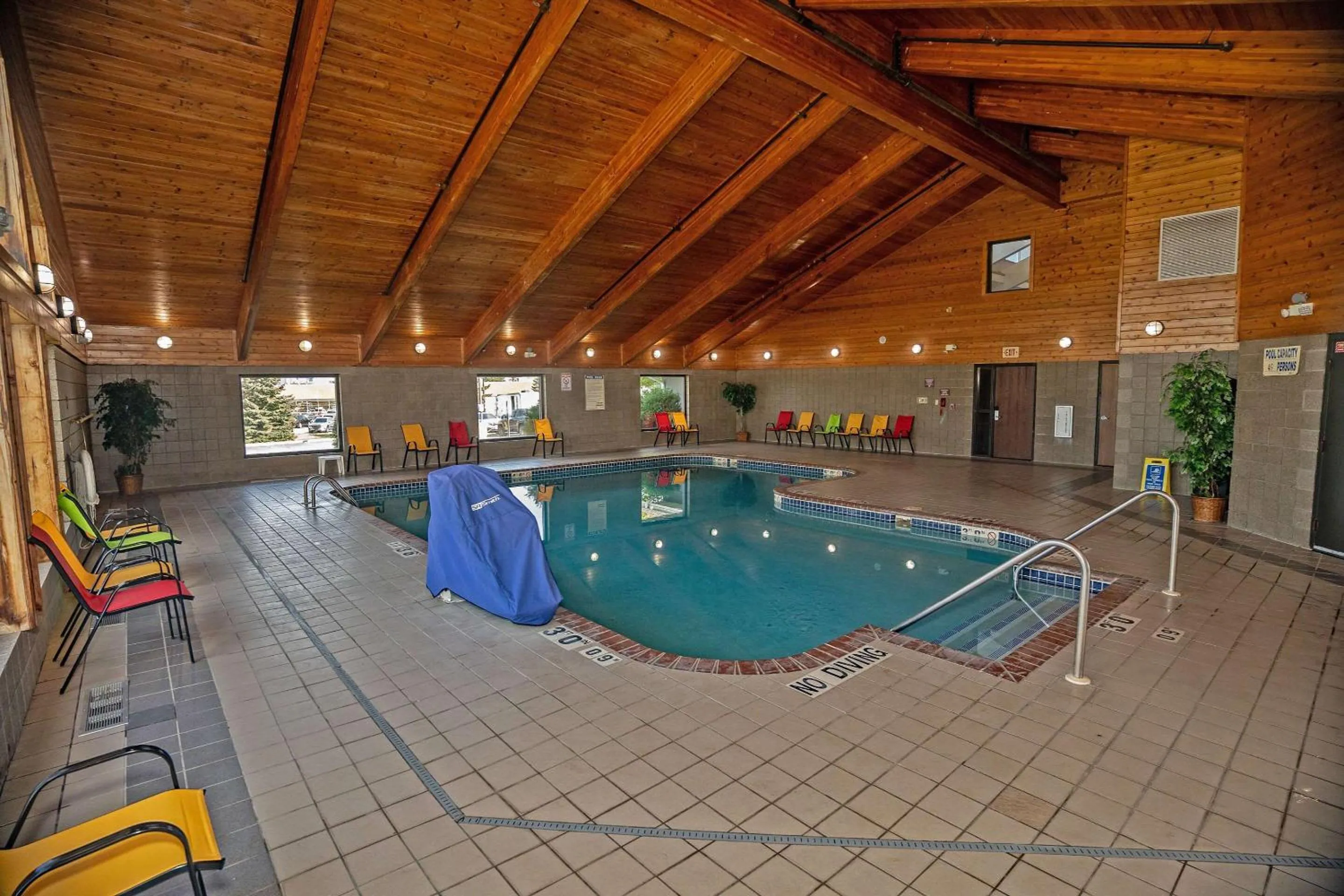 Swimming pool in Quality Inn near Medical Center