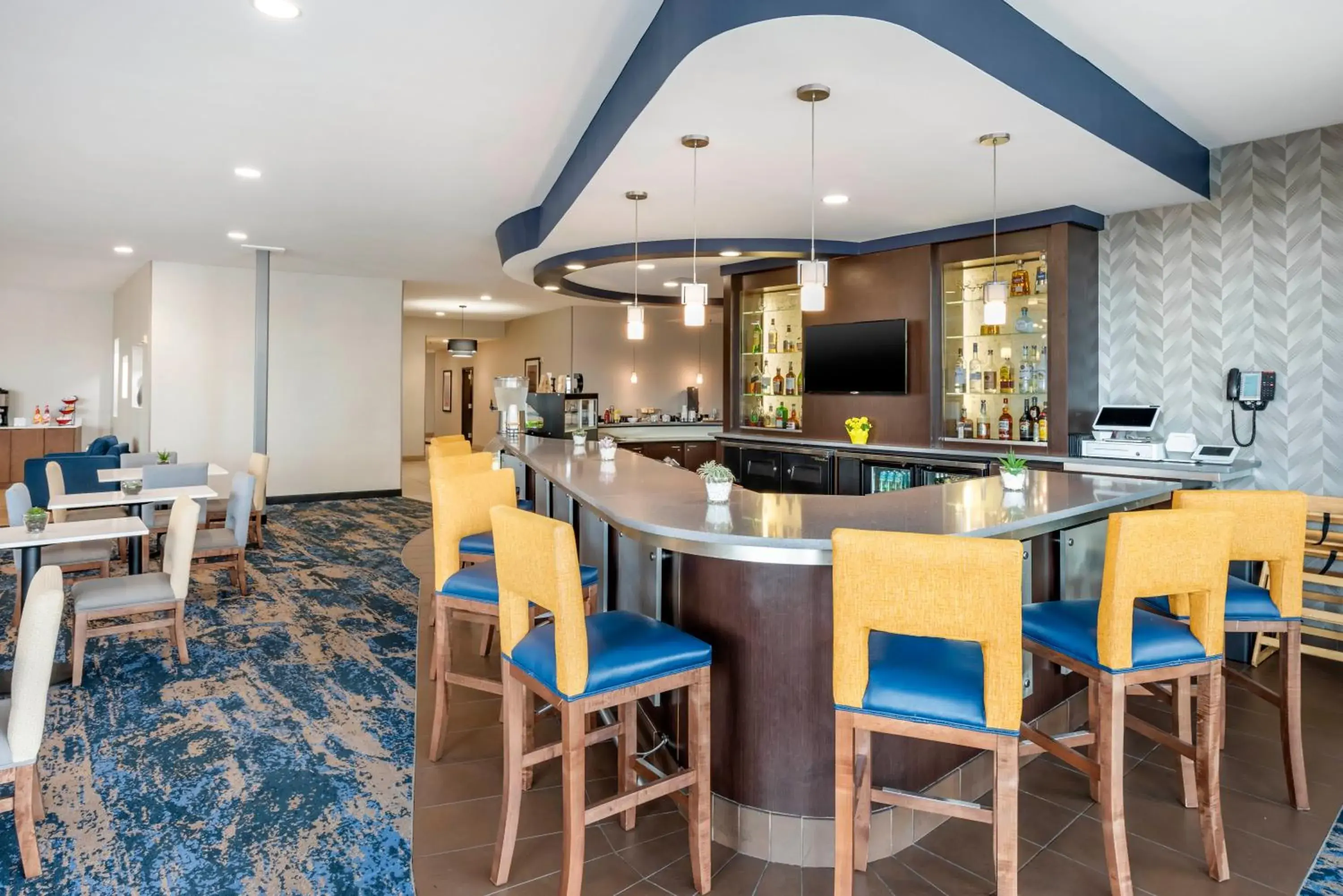 Lounge or bar in Cambria Hotel Minneapolis Maple Grove Lounge or bar in Cambria Hotel Minneapolis Maple Grove