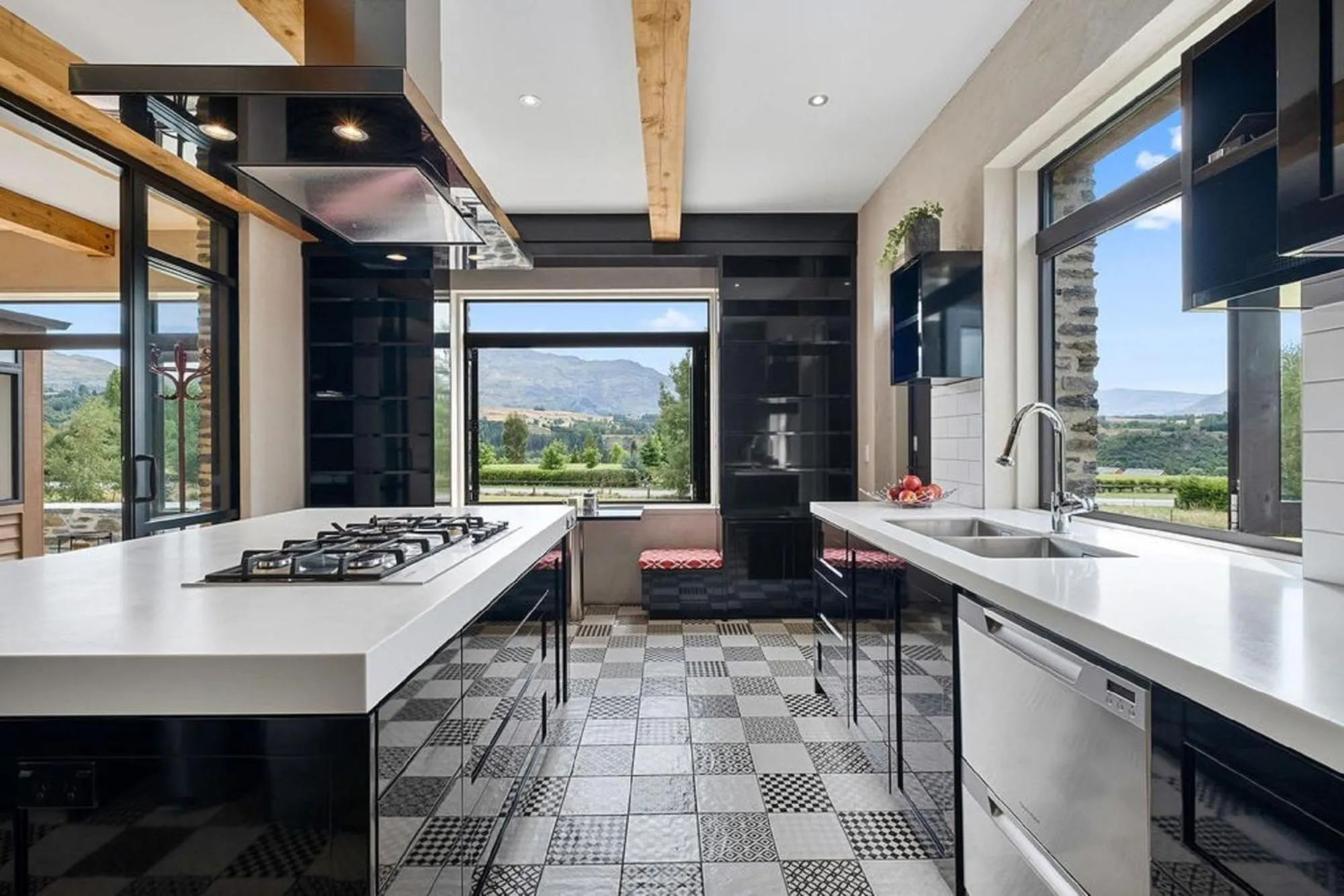 Kitchen or kitchenette in Maunga View