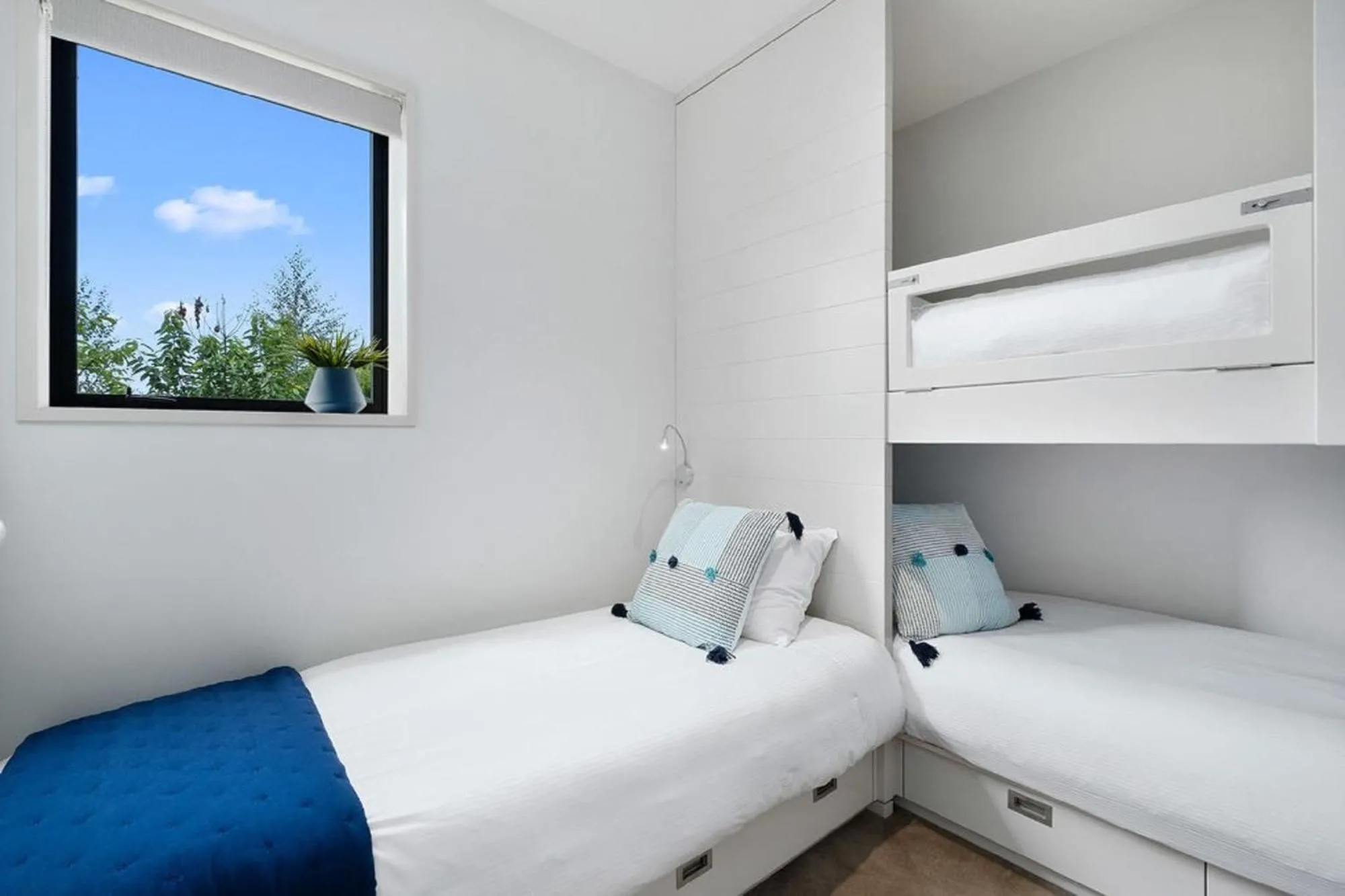 Bedroom, Bed in Maunga View