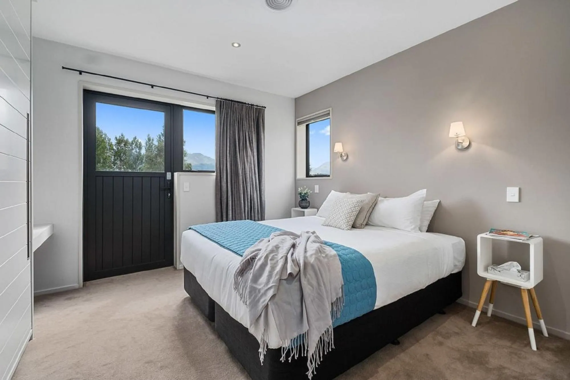 Bedroom, Bed in Maunga View