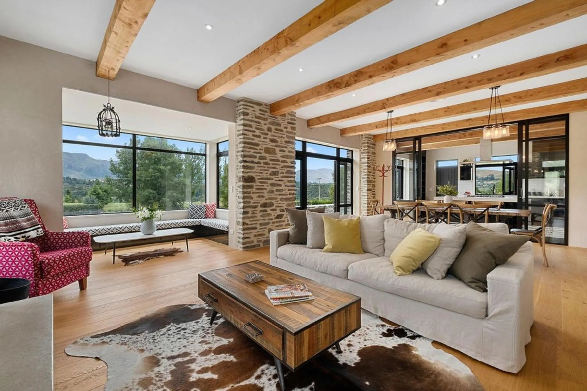 Living room in Maunga View