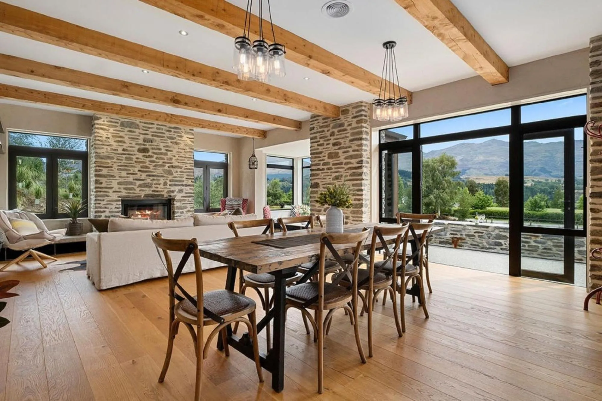 Living room in Maunga View