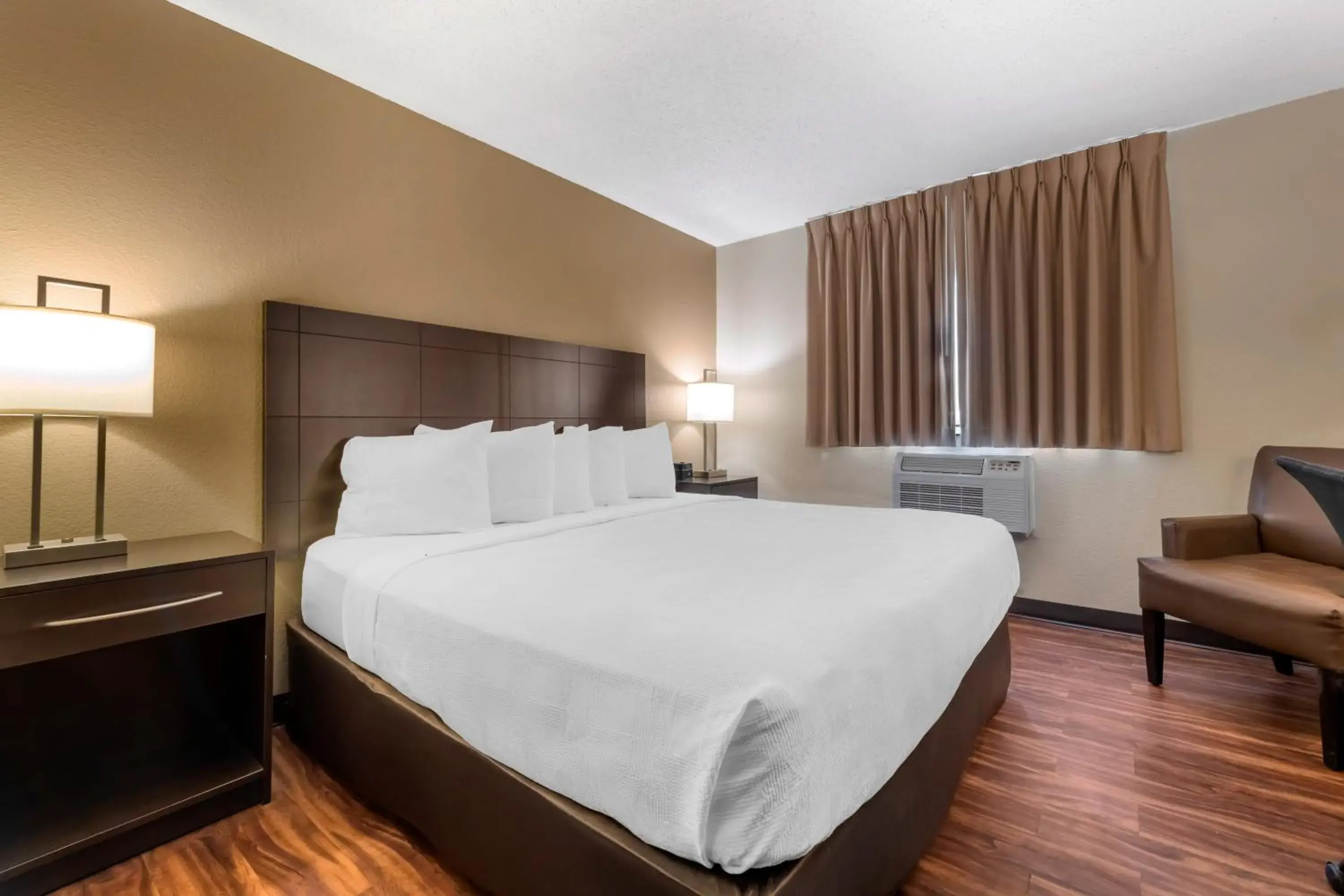 King Room - Accessible/Non-Smoking in Harmony Inn King Room - Accessible/Non-Smoking in Harmony Inn