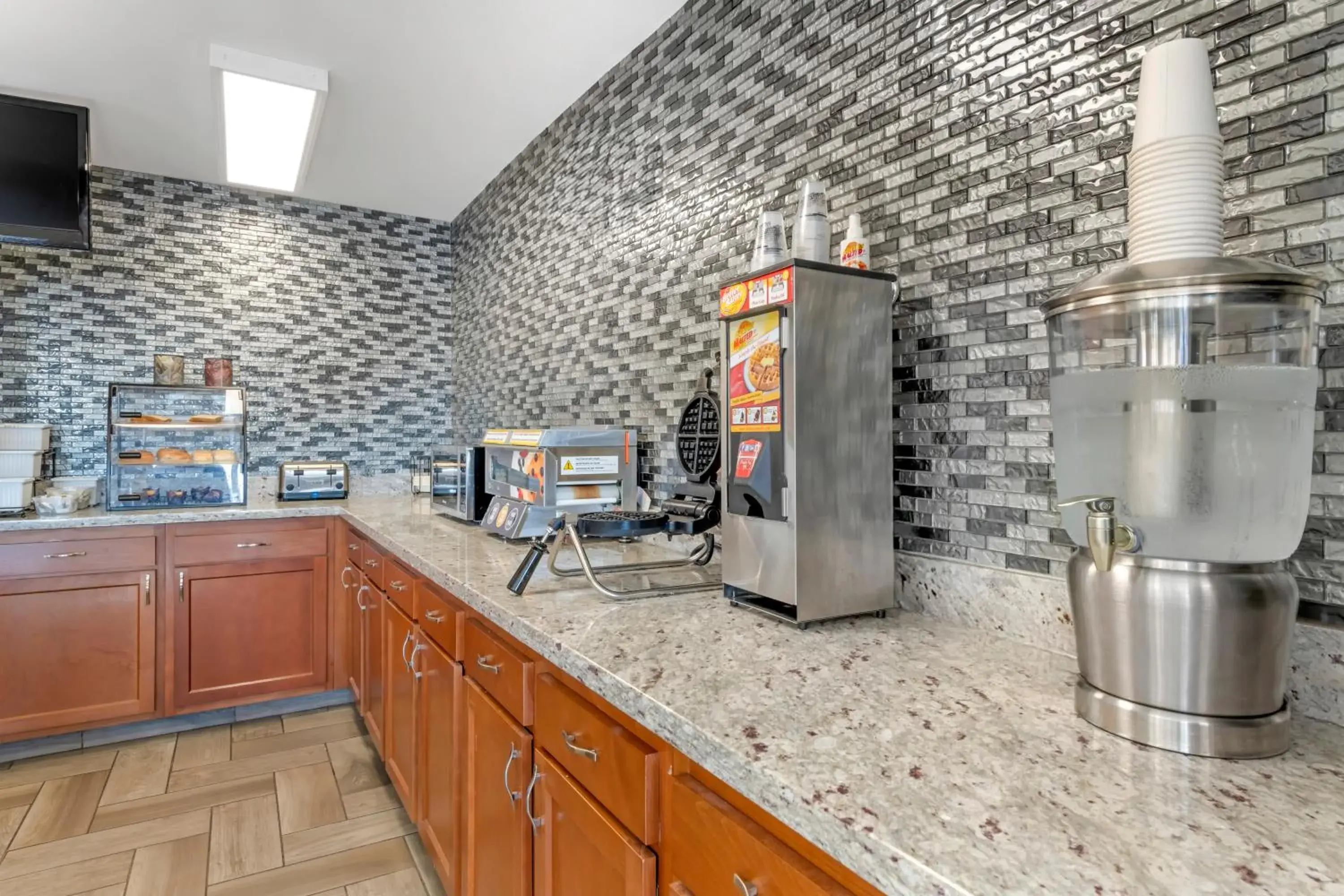 Breakfast in Harmony Inn Breakfast in Harmony Inn