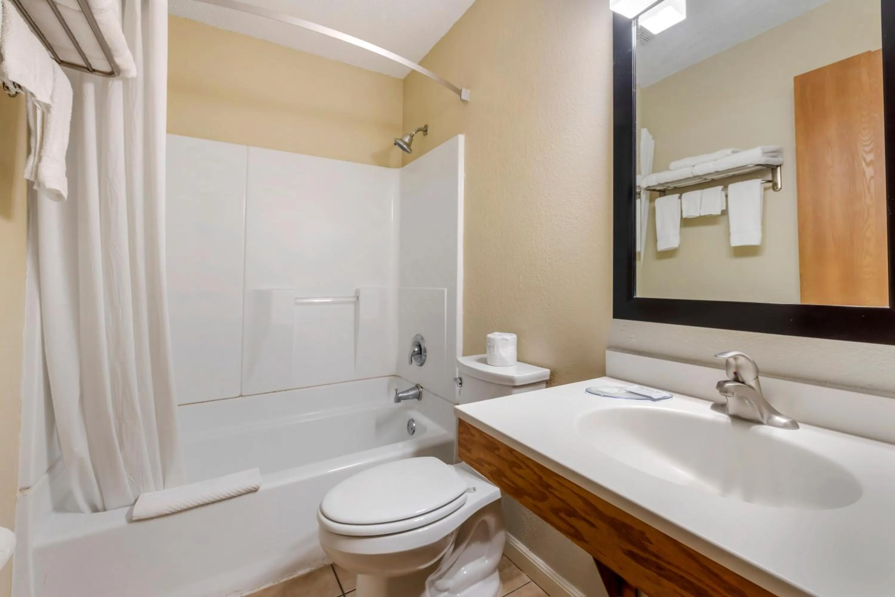 Bathroom in Harmony Inn