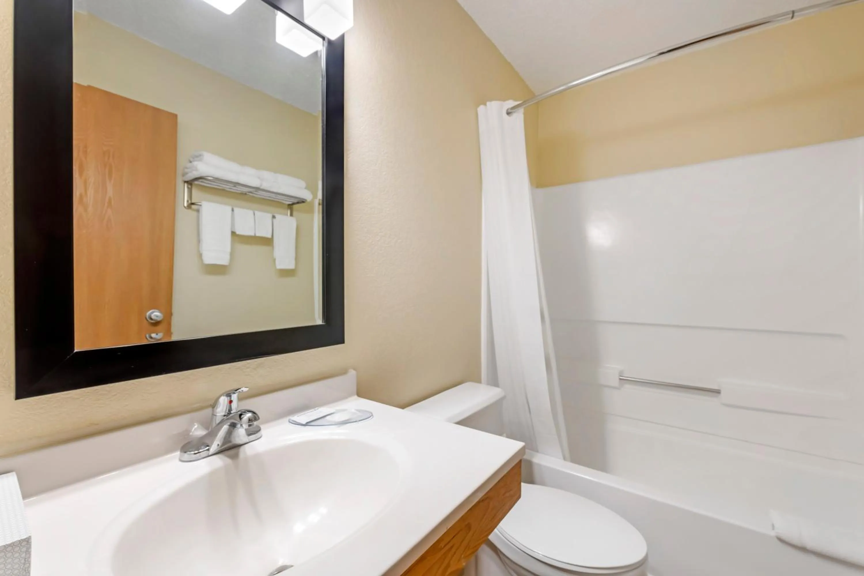 Bathroom in Harmony Inn