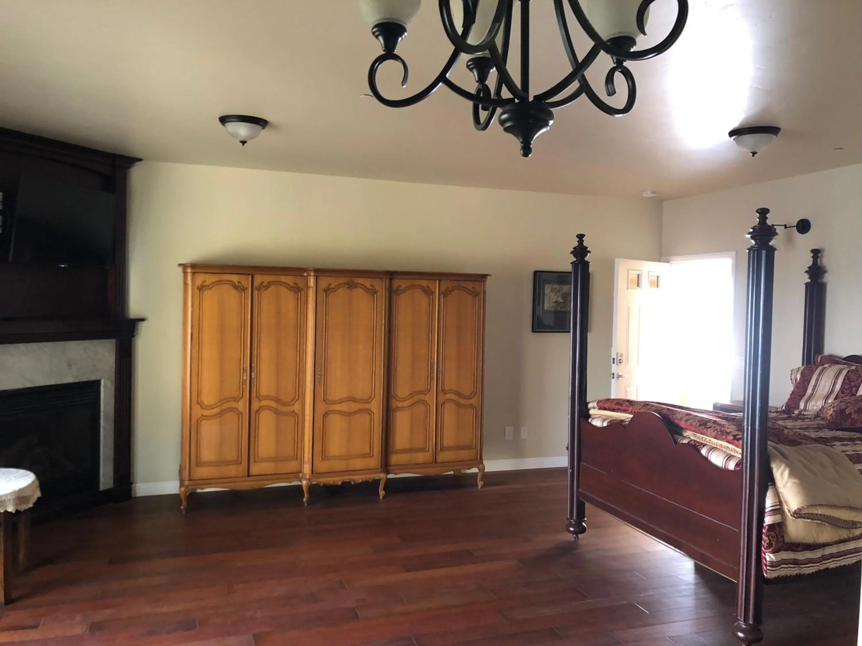 Property building in The Castle Inn of the Lost Coast