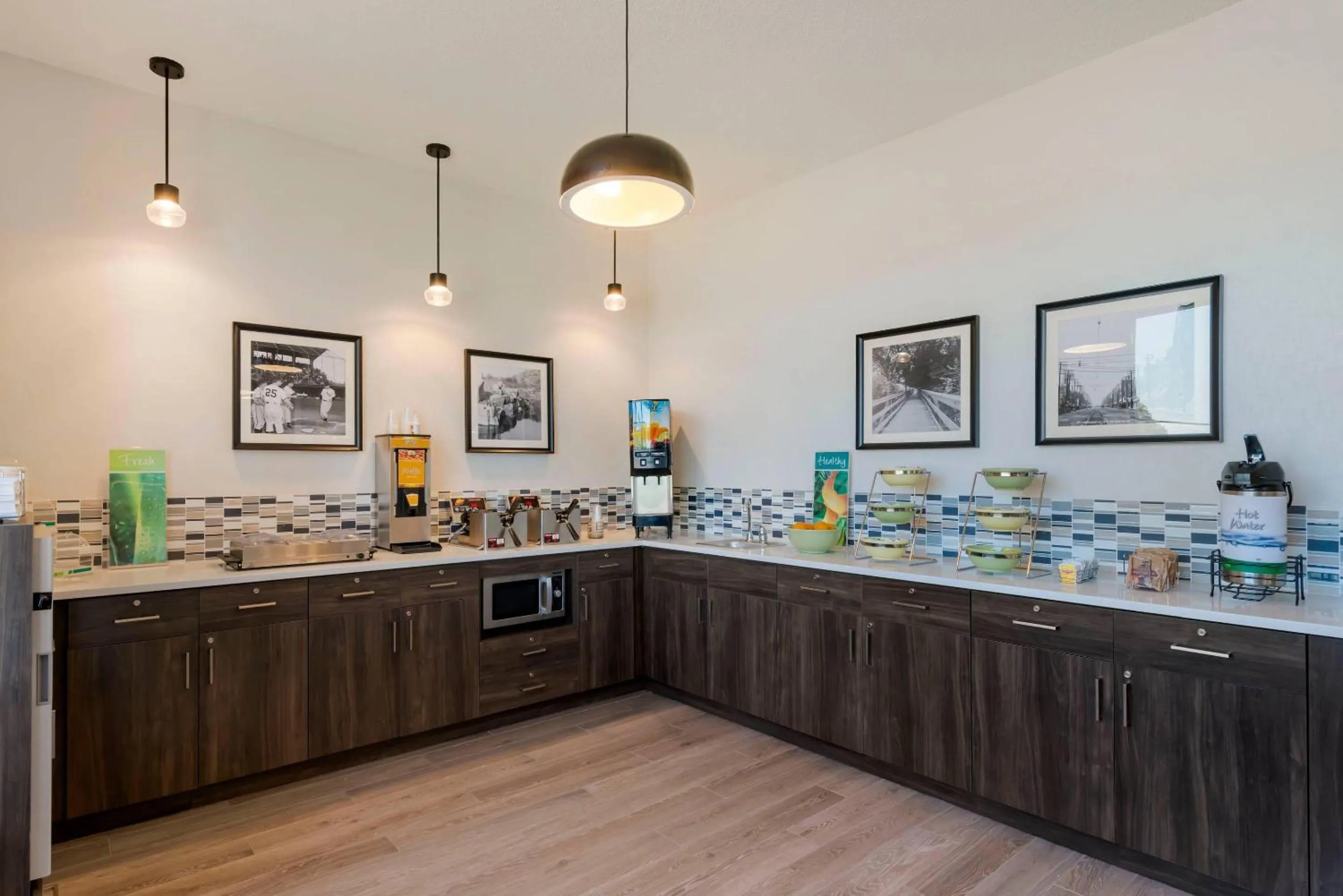 Breakfast in Quality Inn St Cloud West