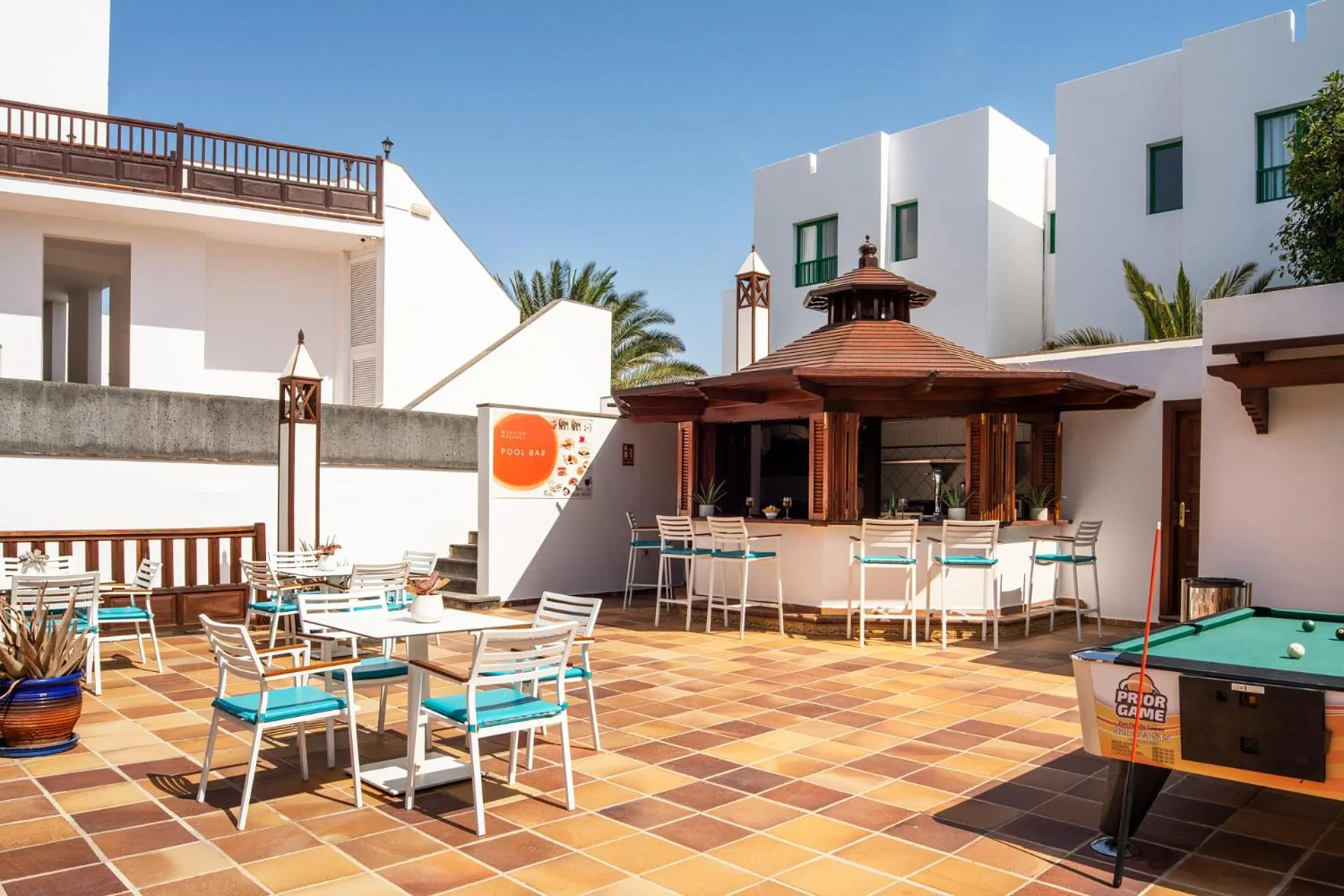 Restaurant/places to eat in Nazaret Mansion