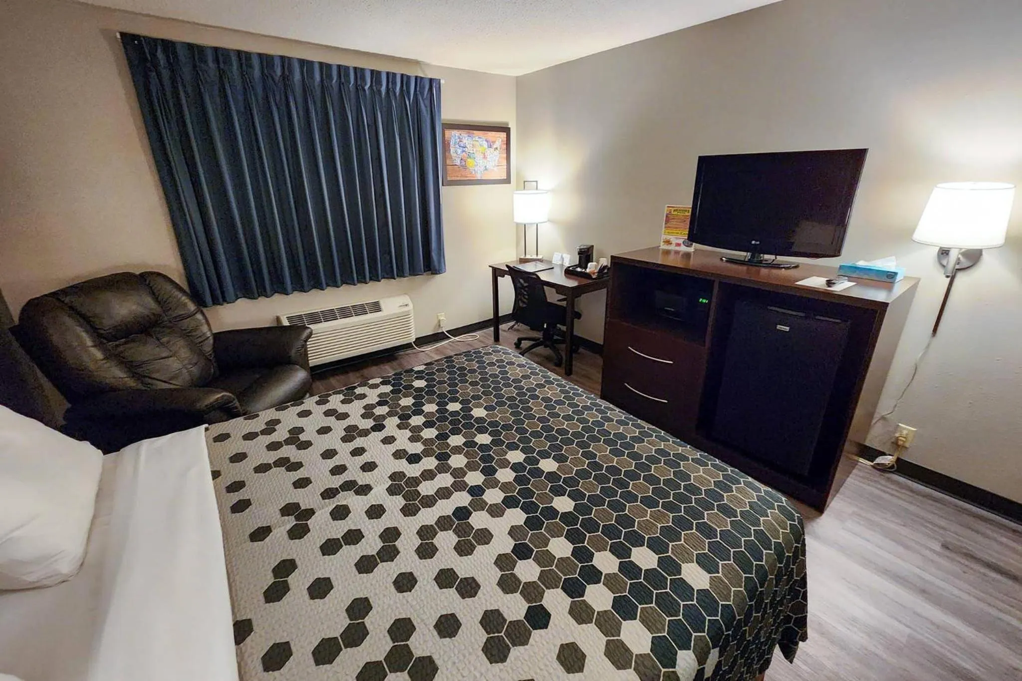 Bedroom, Bed in Econo Lodge Ortonville