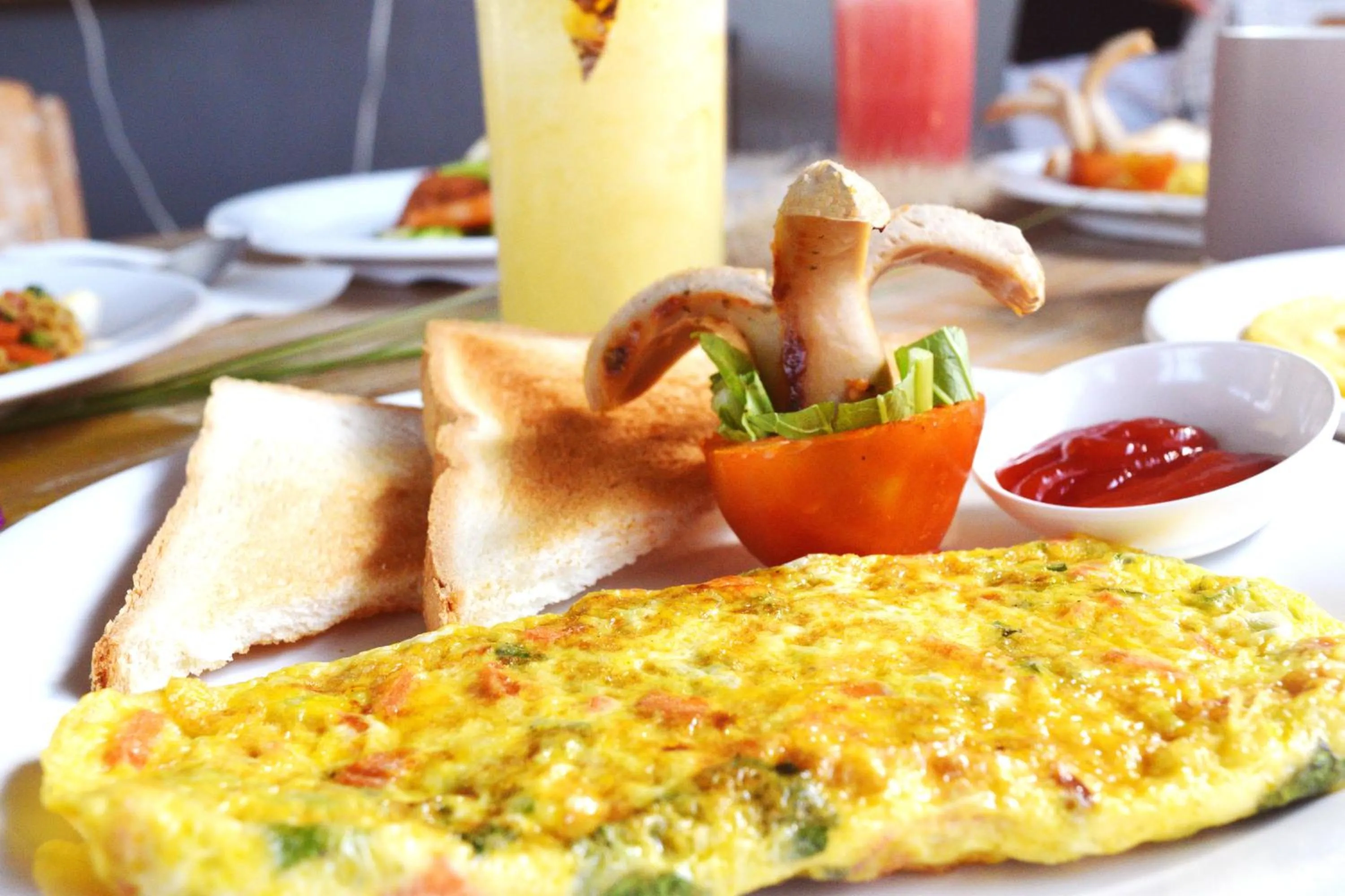 Food and drinks in Adara Beach Huts