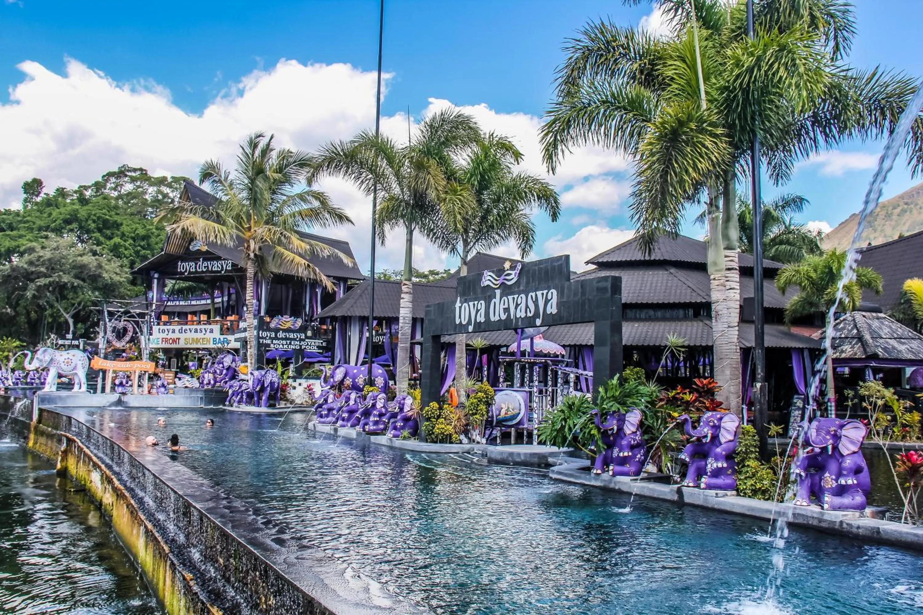 Swimming pool in Hiker's Camp at Toya Devasya