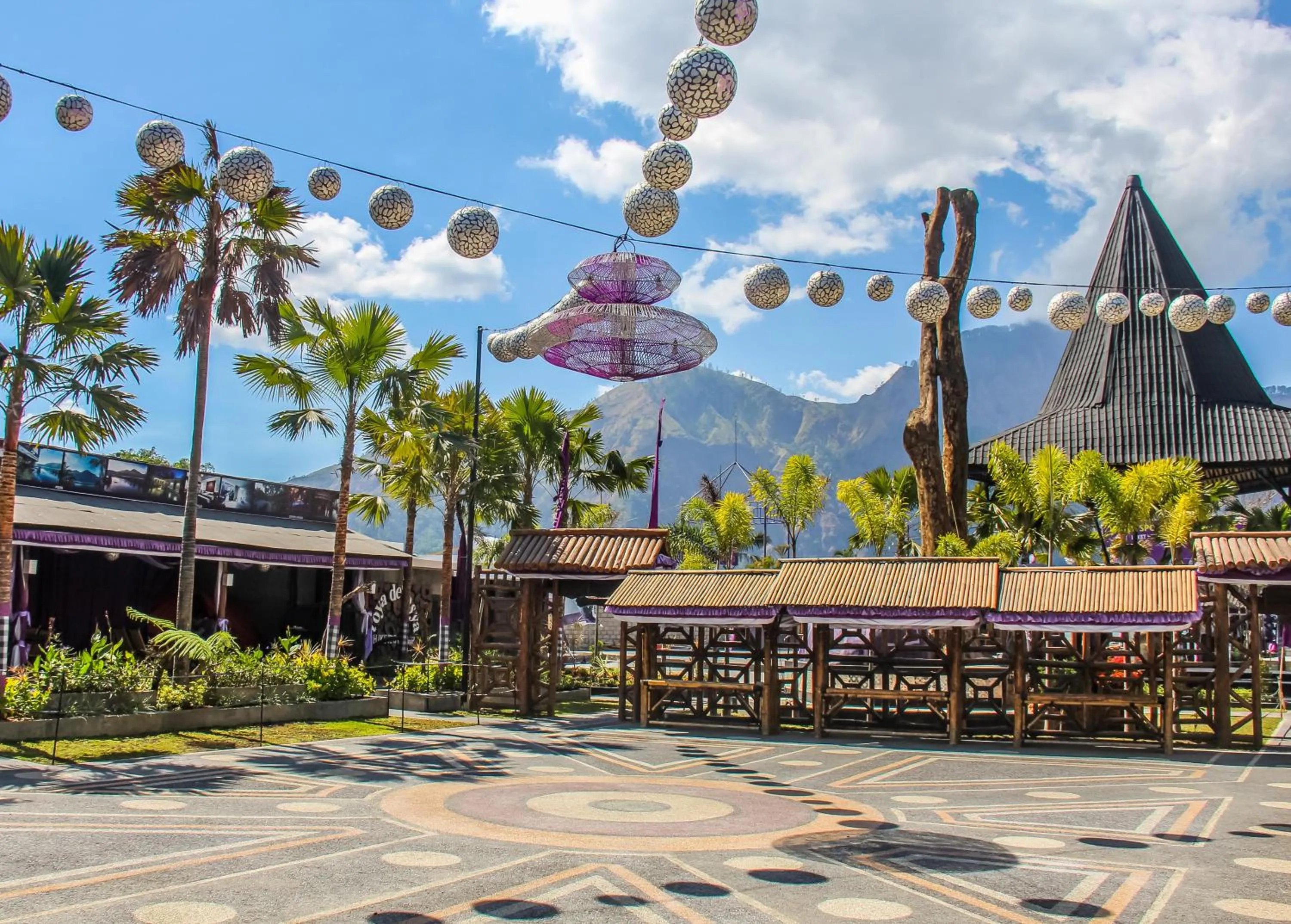 Garden in Hiker's Camp at Toya Devasya