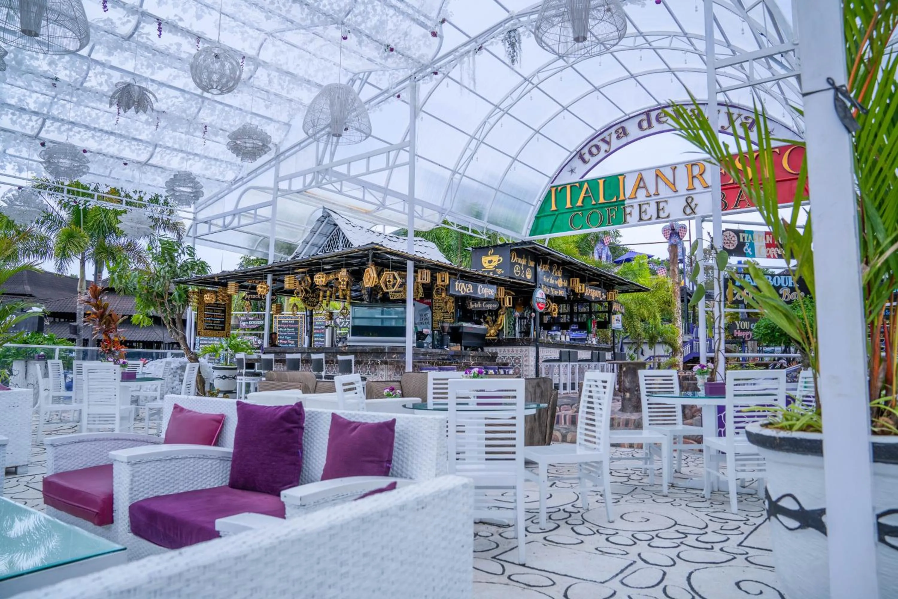 Restaurant/places to eat in Hiker's Camp at Toya Devasya