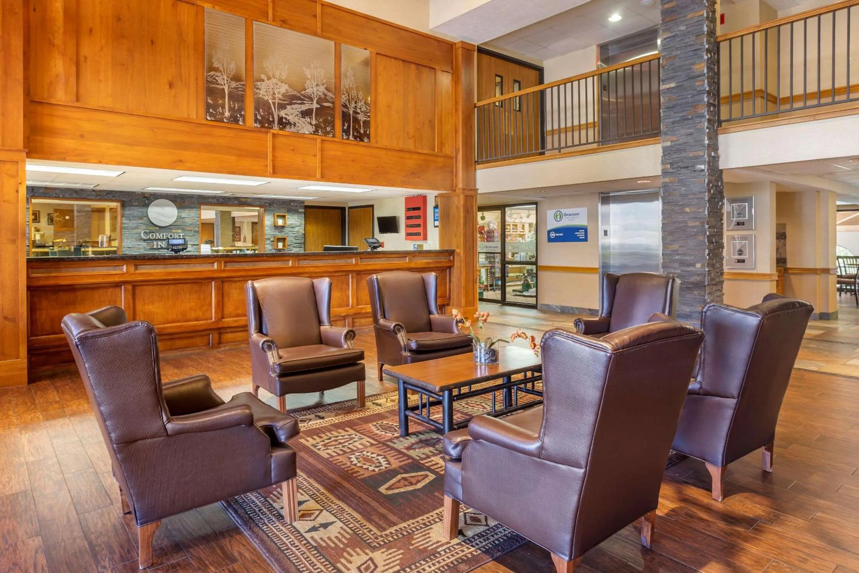 Lobby or reception in Comfort Inn at Thousand Hills