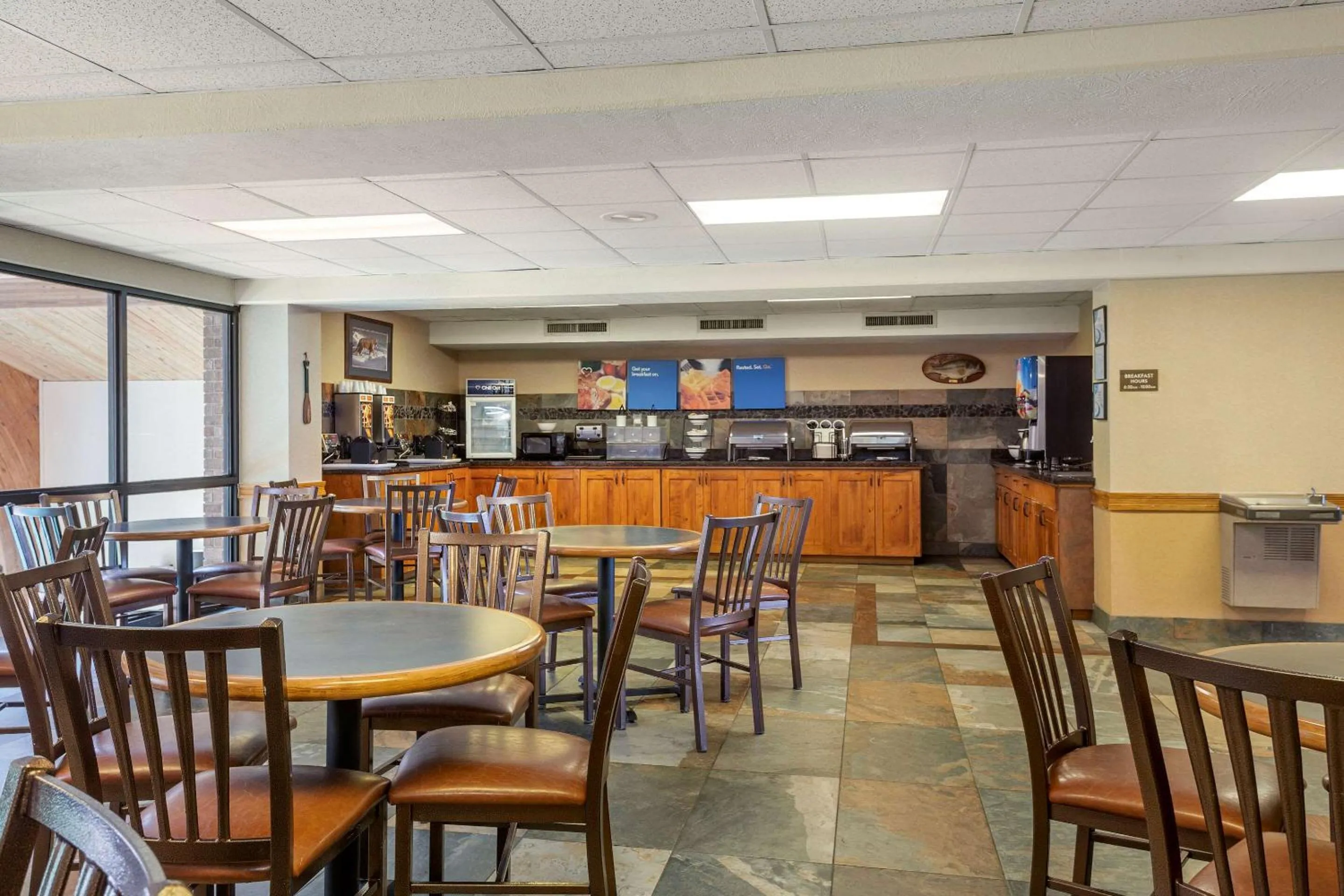 Restaurant/places to eat in Comfort Inn at Thousand Hills