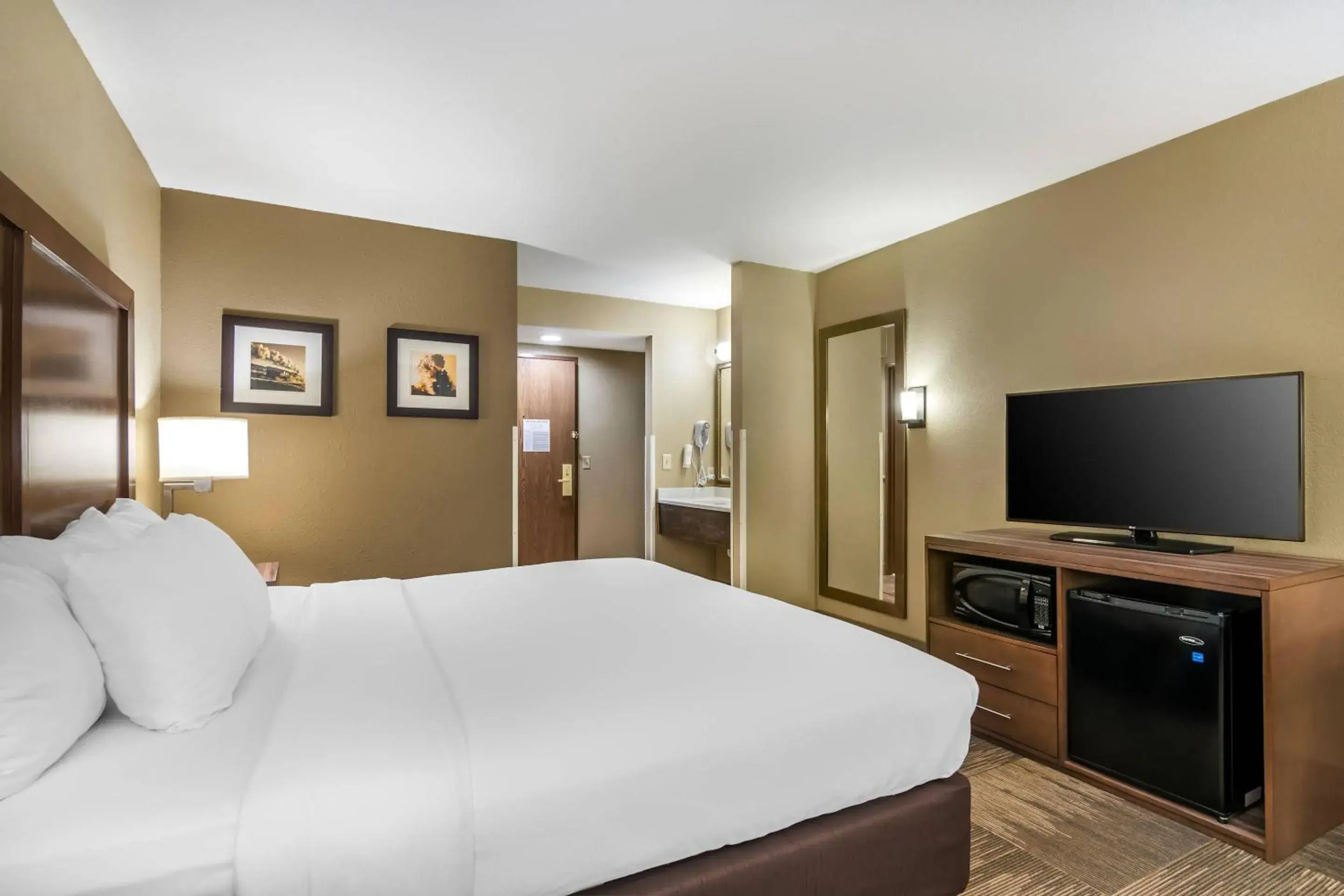 Bedroom, Bed in Comfort Inn Sedalia Station Bedroom, Bed in Comfort Inn Sedalia Station