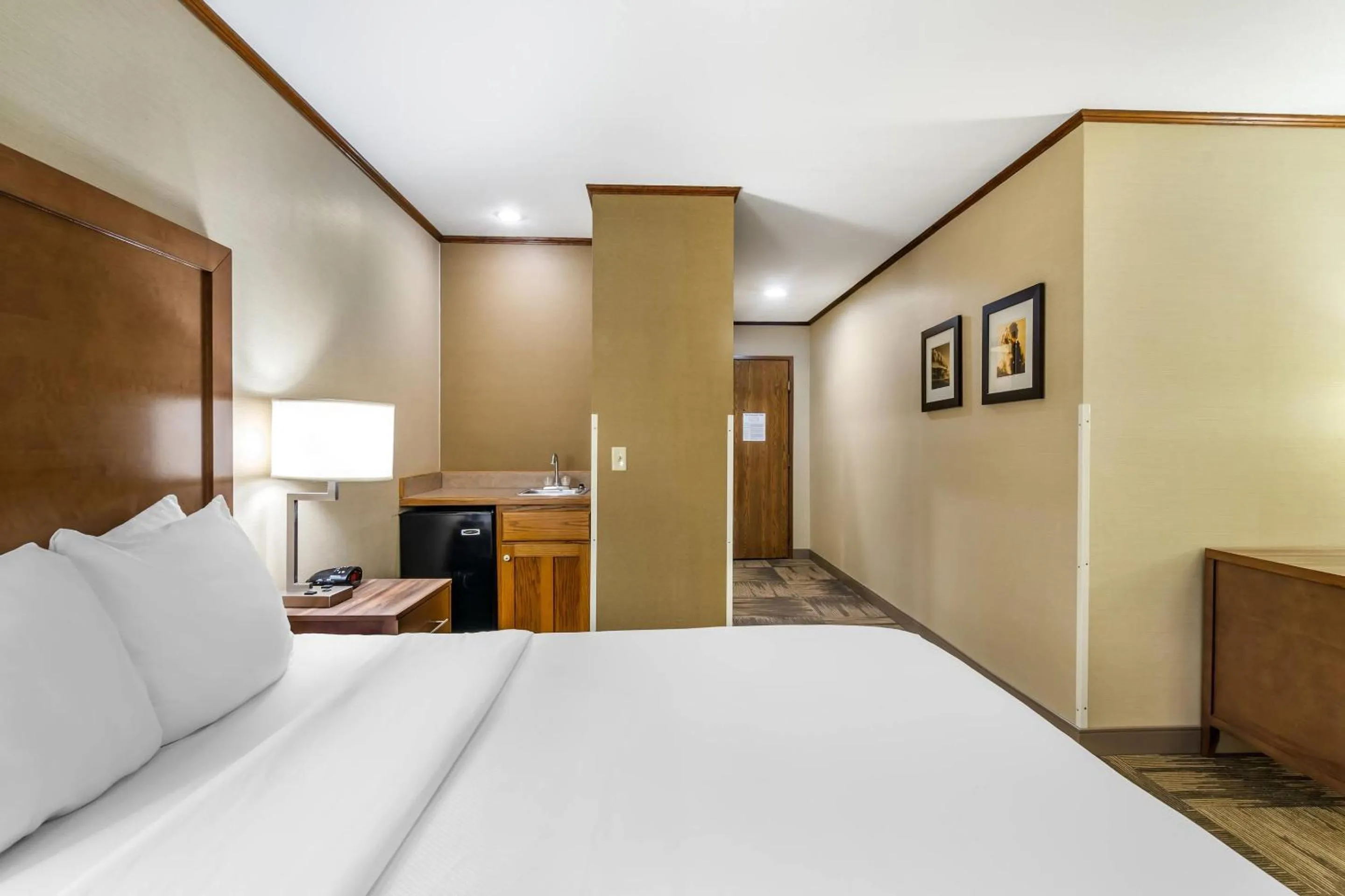 Bedroom, Bed in Comfort Inn Sedalia Station