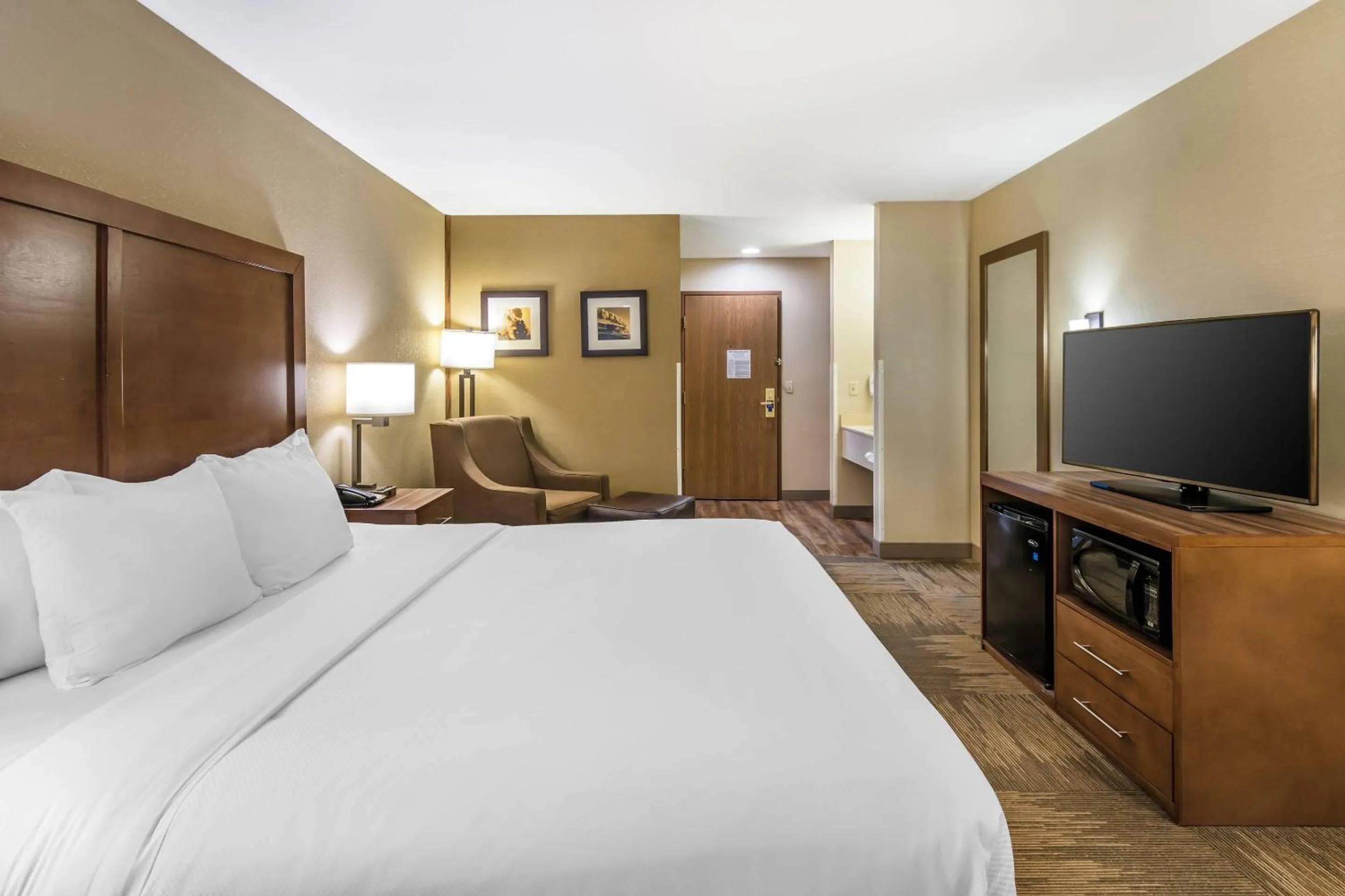 Bedroom, Bed in Comfort Inn Sedalia Station