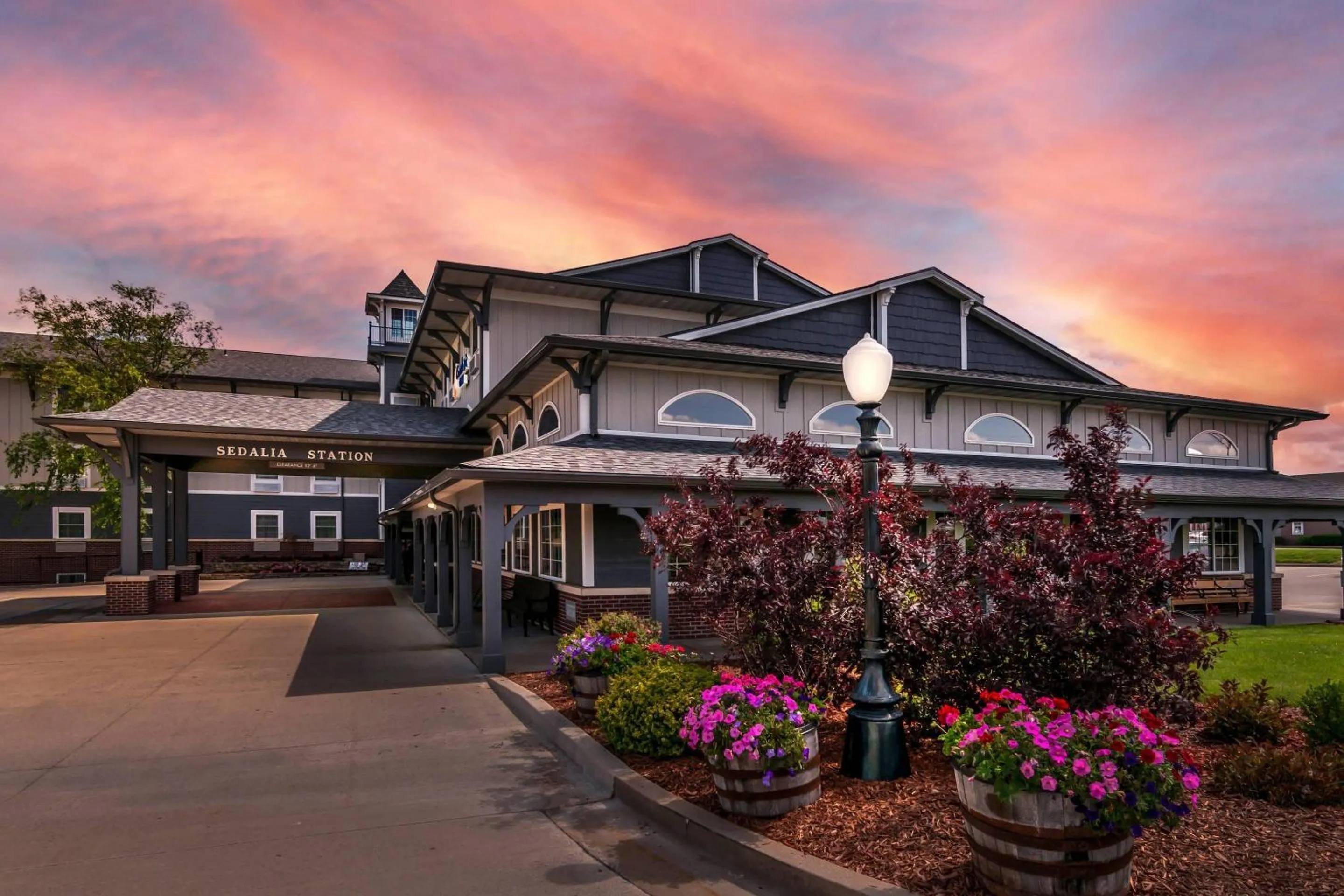 Property building in Comfort Inn Sedalia Station