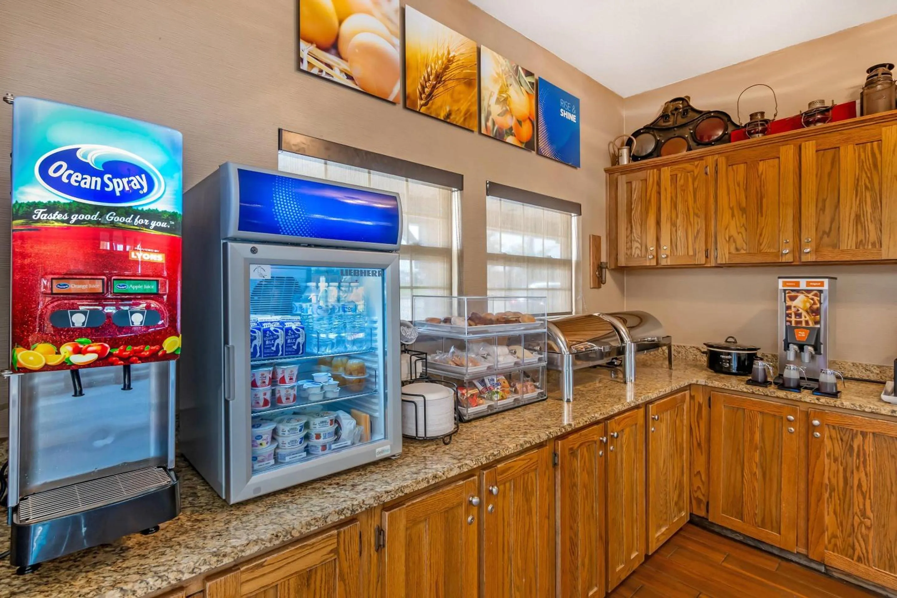 Breakfast in Comfort Inn Sedalia Station