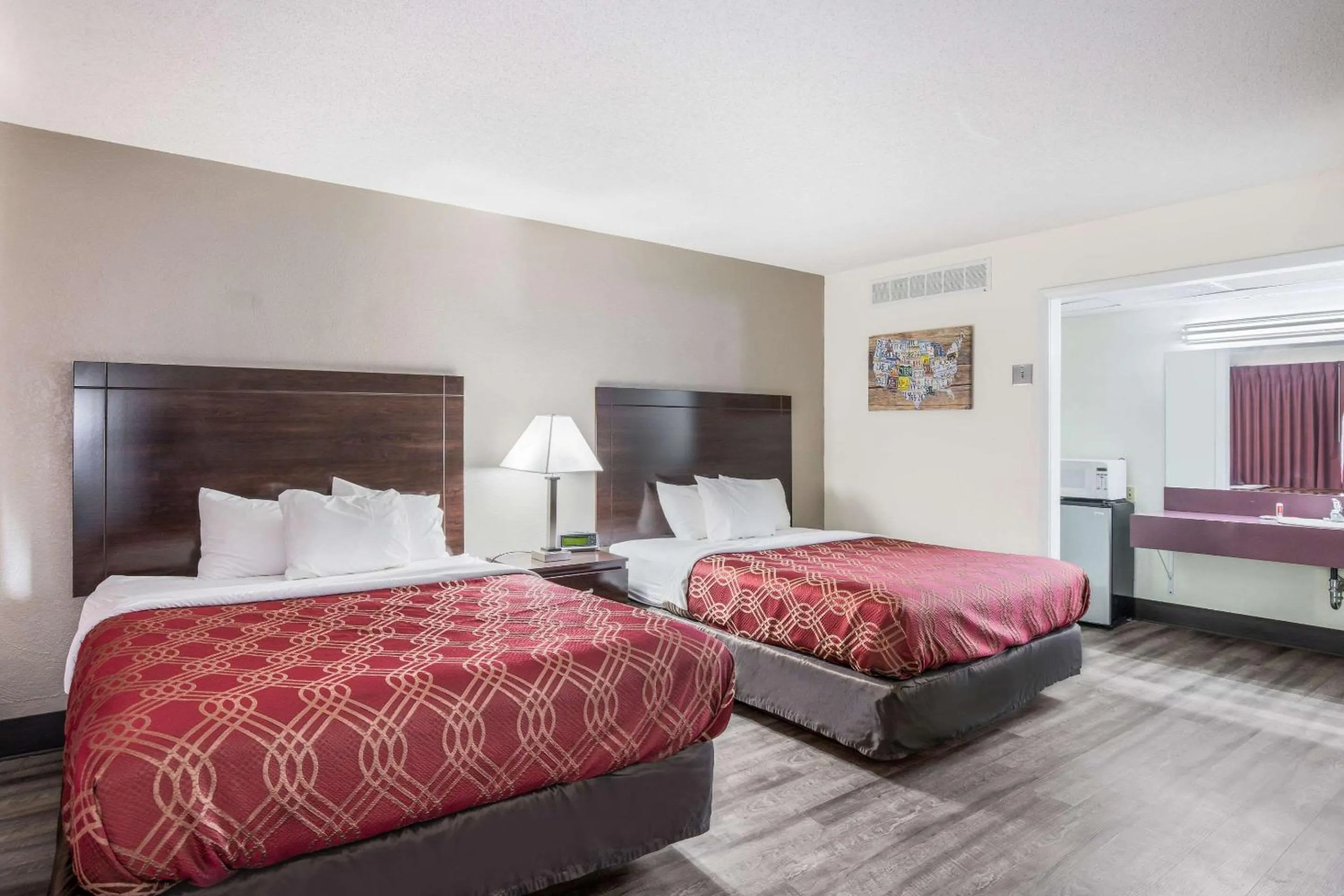 Photo of the whole room, Bed in Econo Lodge Cameron