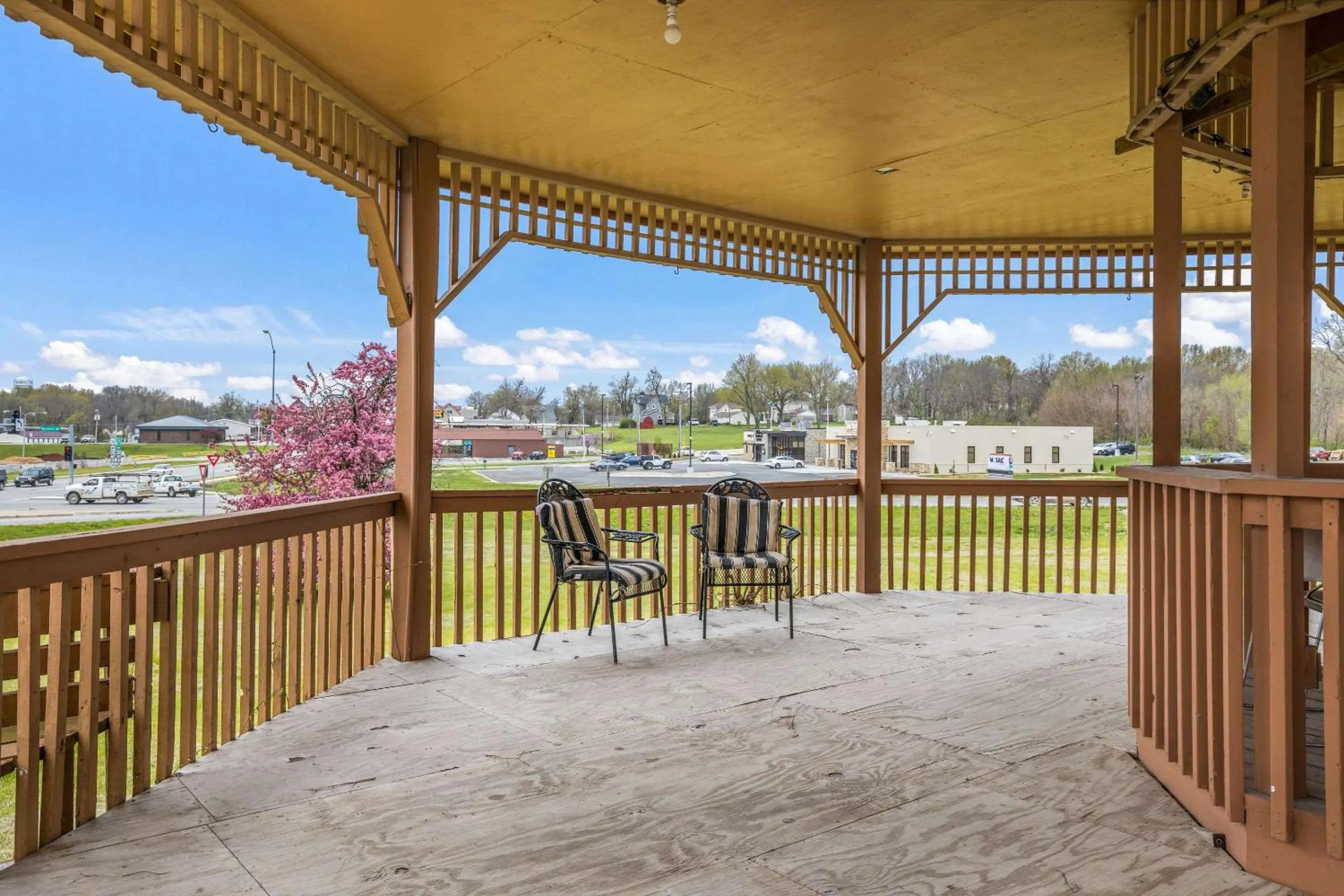 Property building in Econo Lodge Cameron