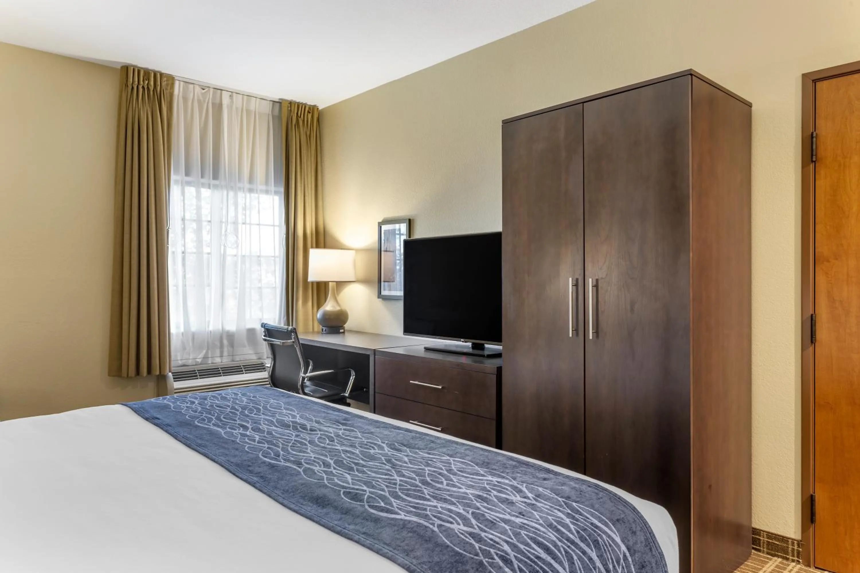 King Room - Accessible/Non-Smoking in Comfort Inn St Robert-Fort Leonard Wood