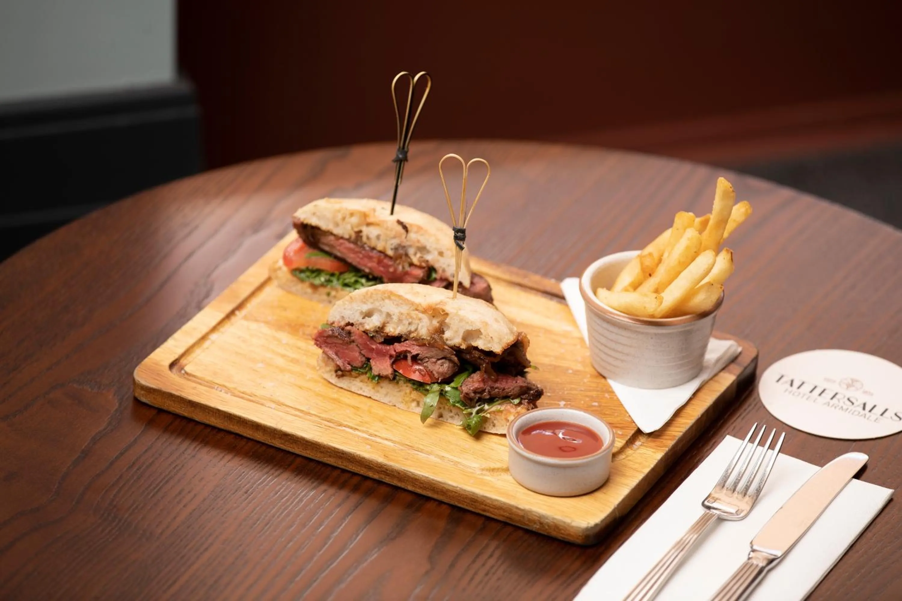 Food and drinks in Tattersalls Hotel