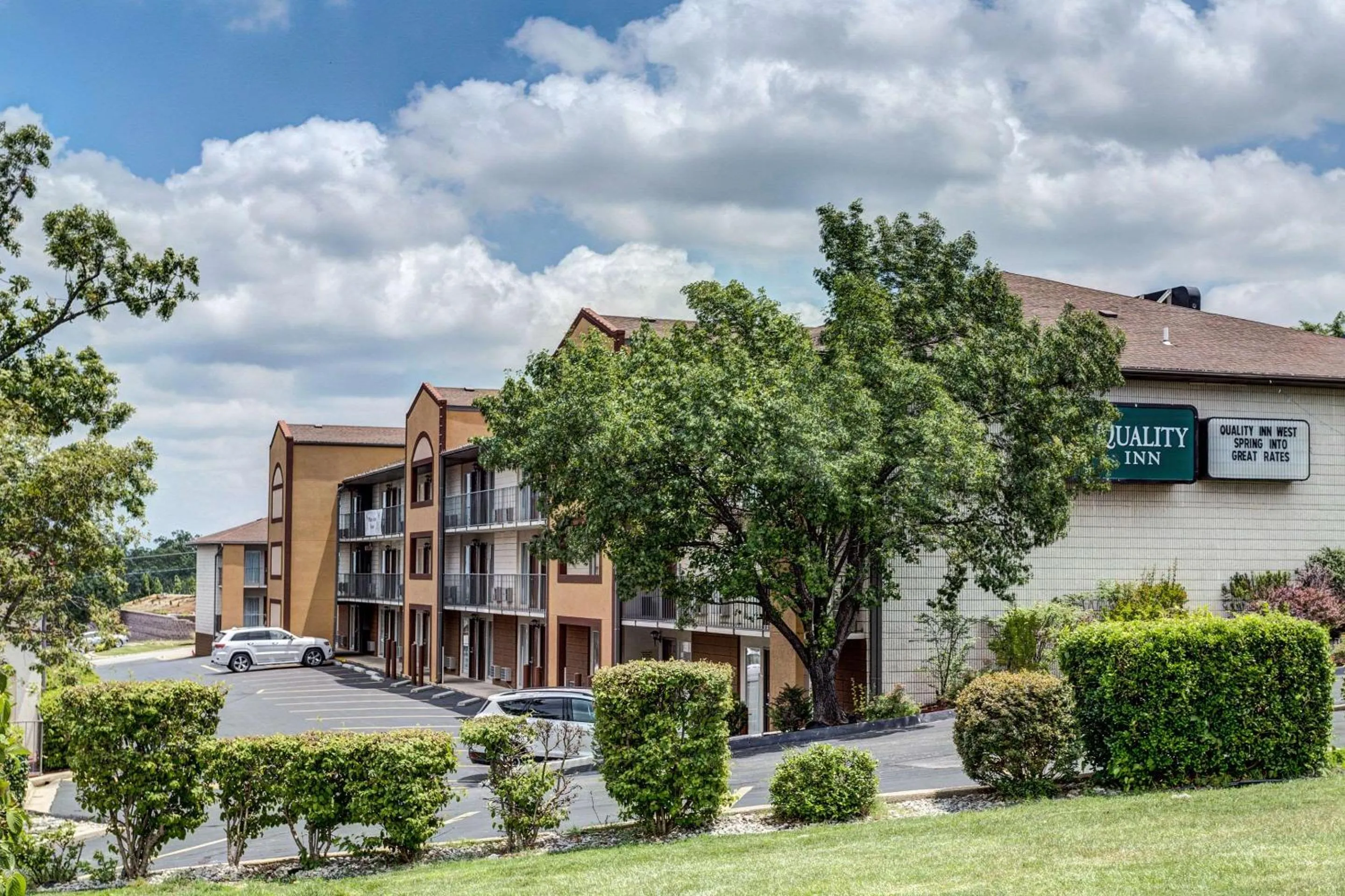 Property building in Quality Inn West