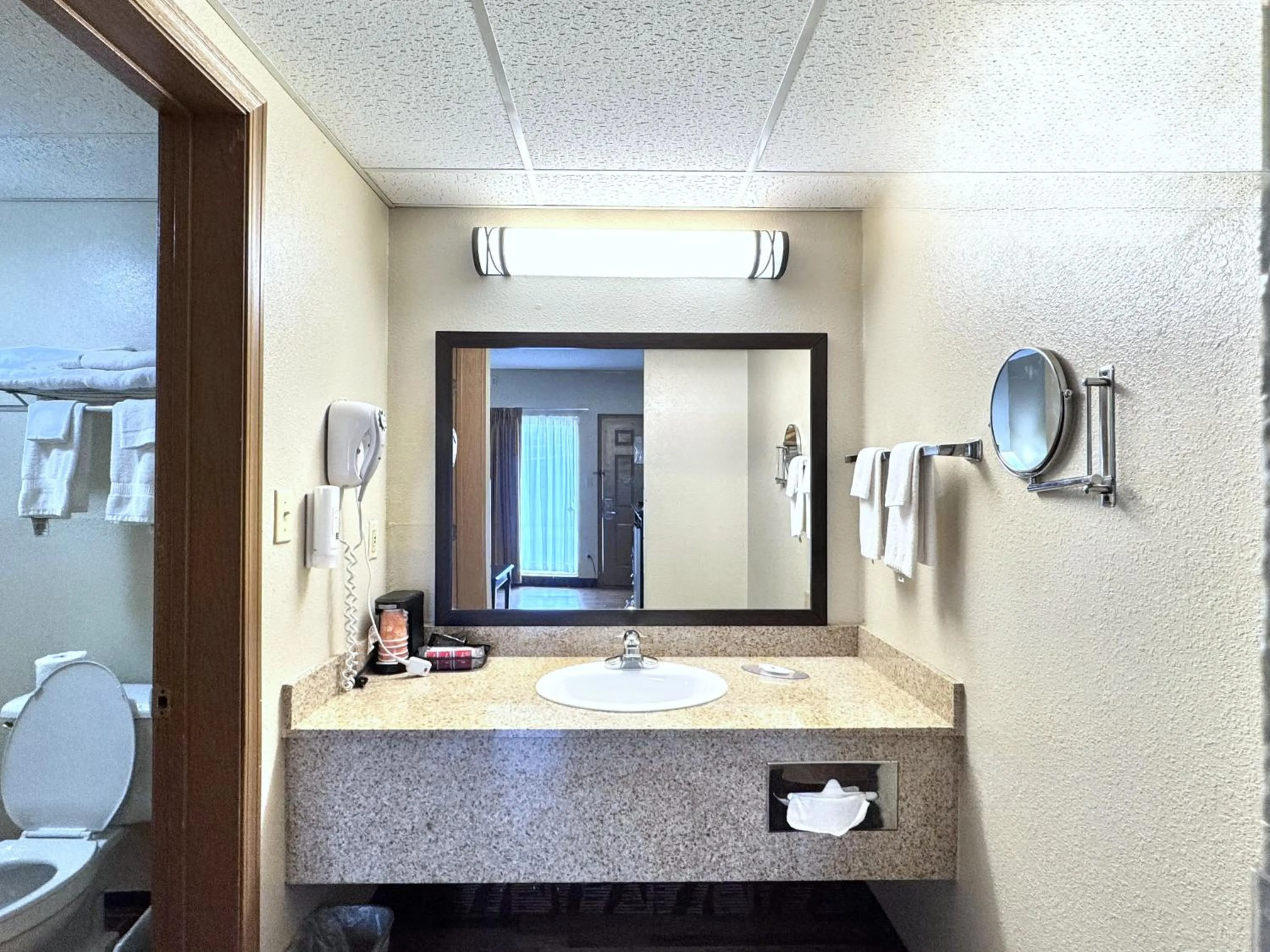 Bathroom in Quality Inn West