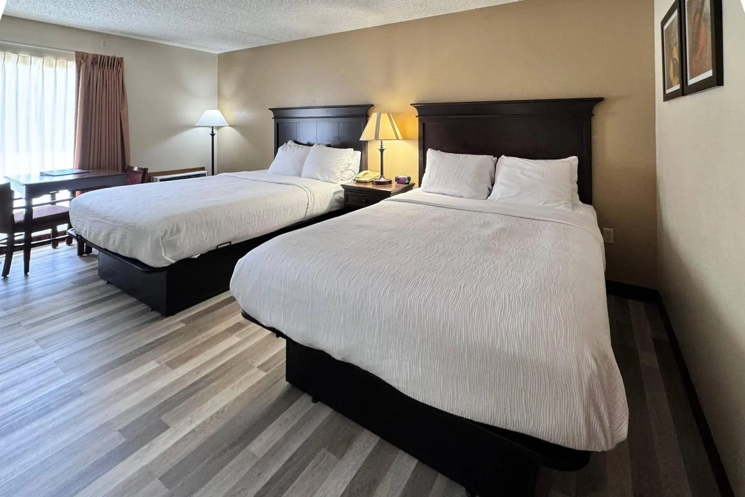 Bedroom, Bed in Quality Inn West Bedroom, Bed in Quality Inn West