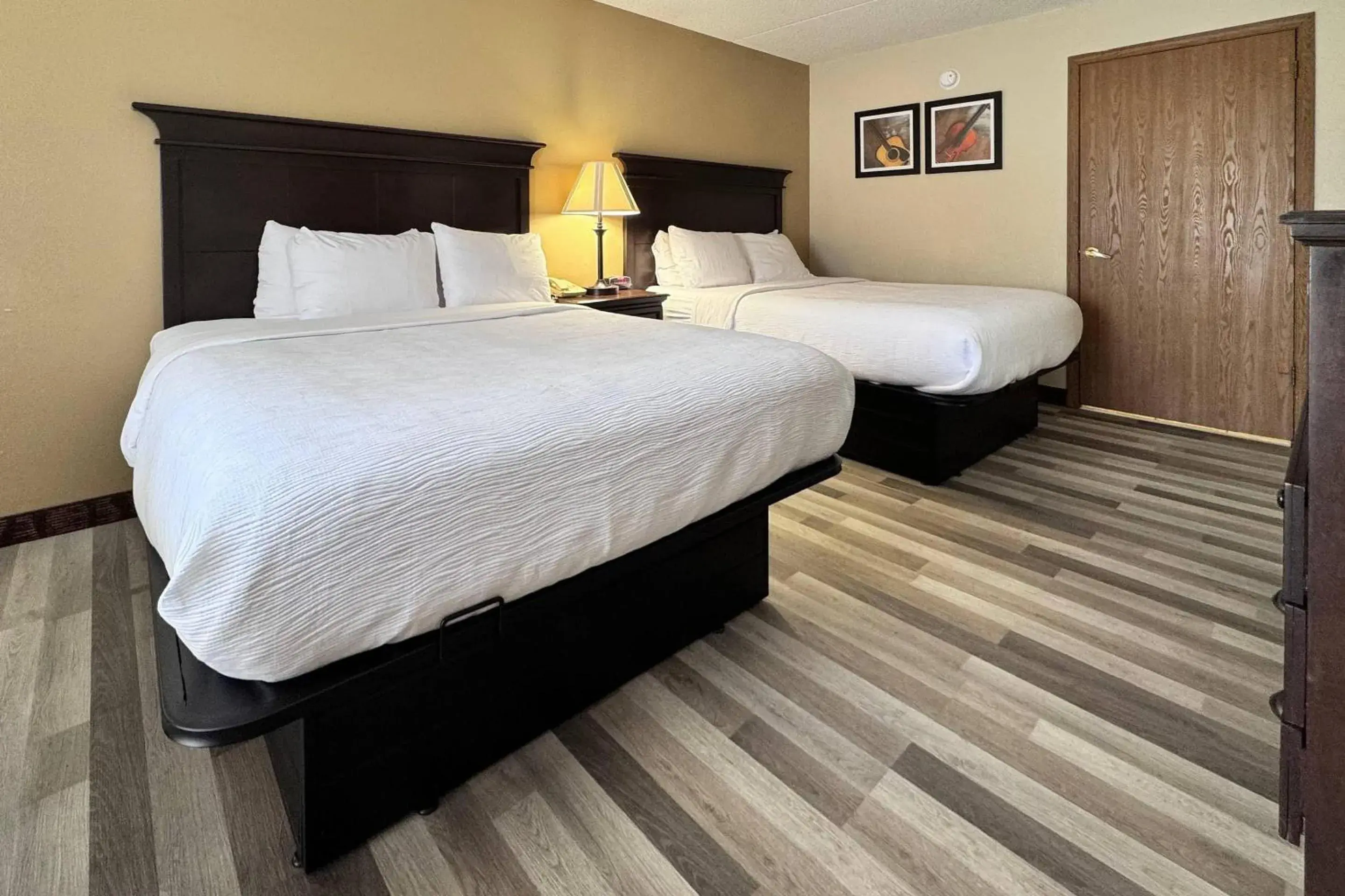 Bedroom, Bed in Quality Inn West Bedroom, Bed in Quality Inn West